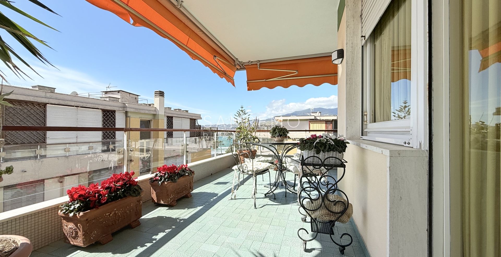 Grand appartement avec grandes terrasses proche des plages