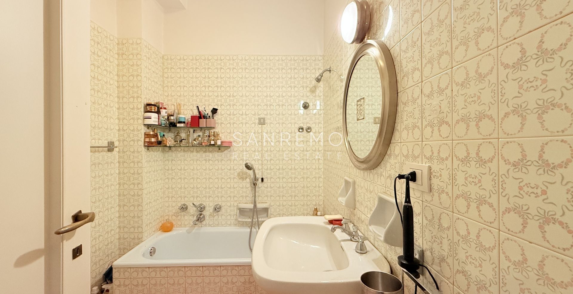Appartement lumineux de 120 m2 offrant de grands espaces et une splendide vue mer
