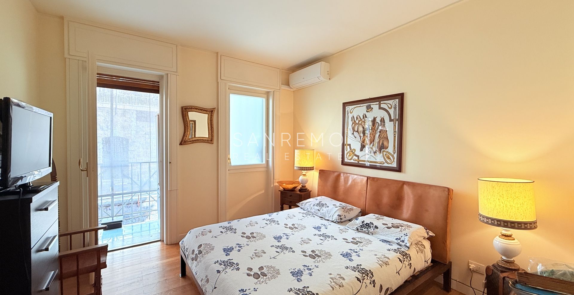Appartement lumineux de 120 m2 offrant de grands espaces et une splendide vue mer