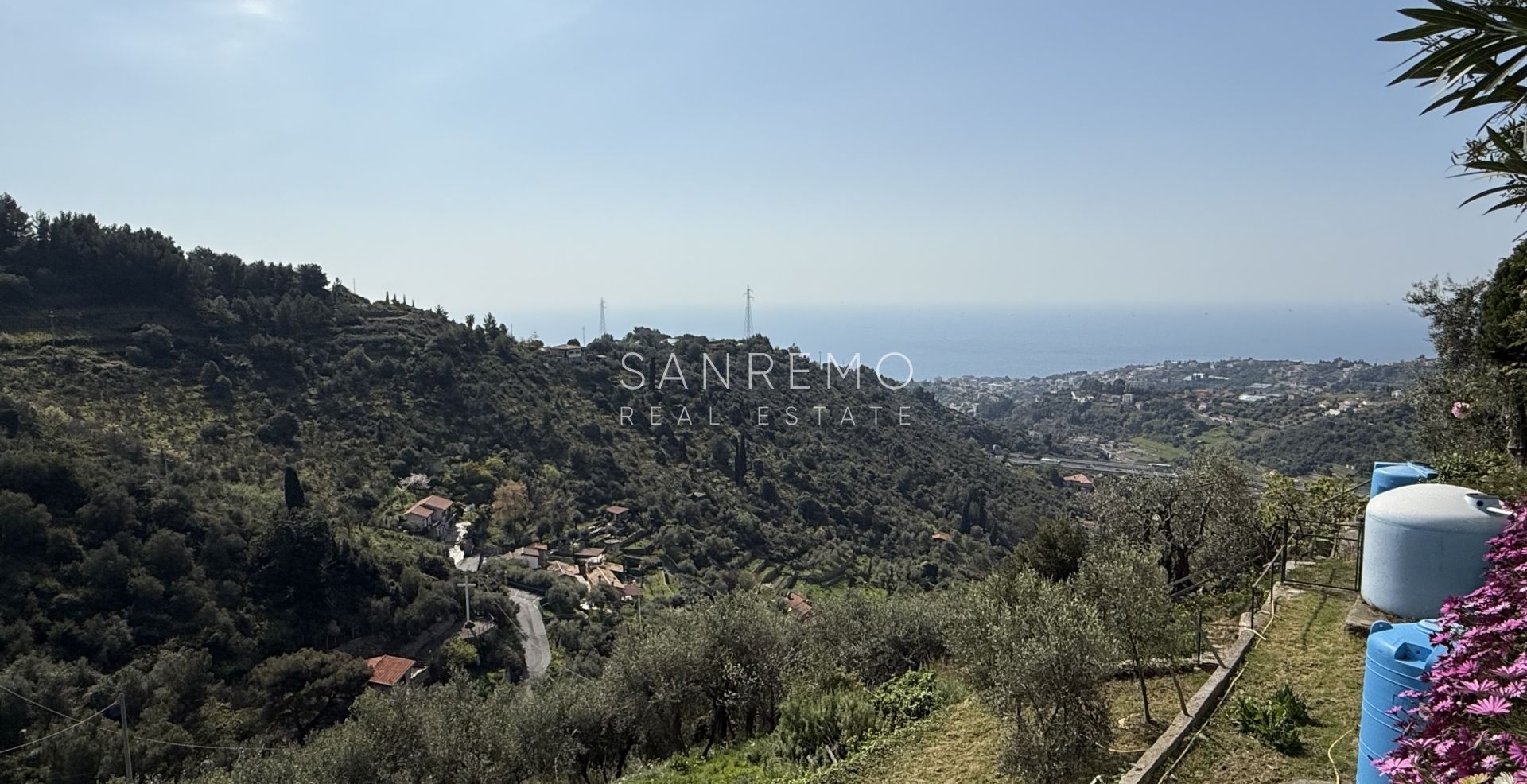 Spacieuse villa avec vue mer imprenable et terrain