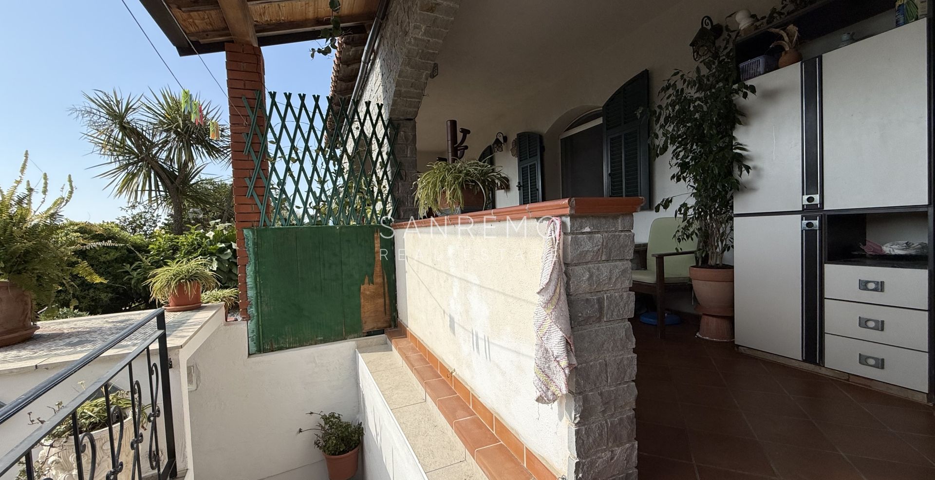Spacieuse villa avec vue mer imprenable et terrain