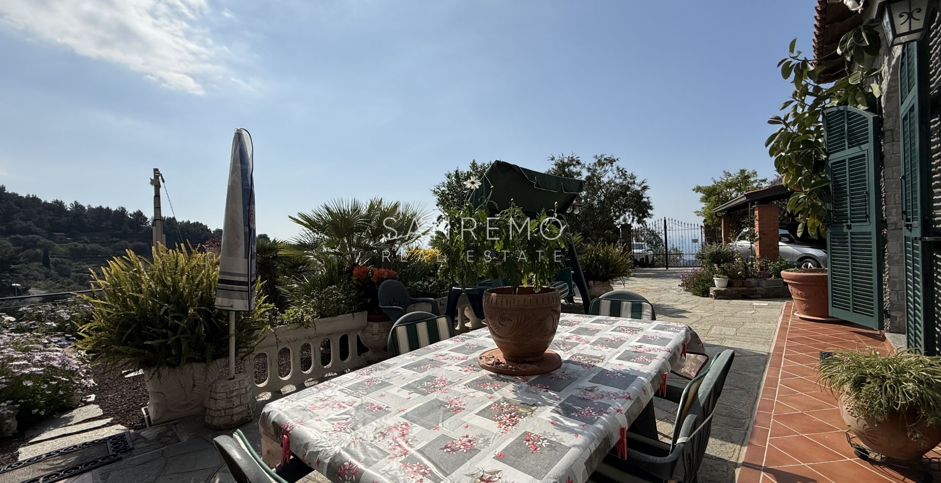 Spacieuse villa avec vue mer imprenable et terrain