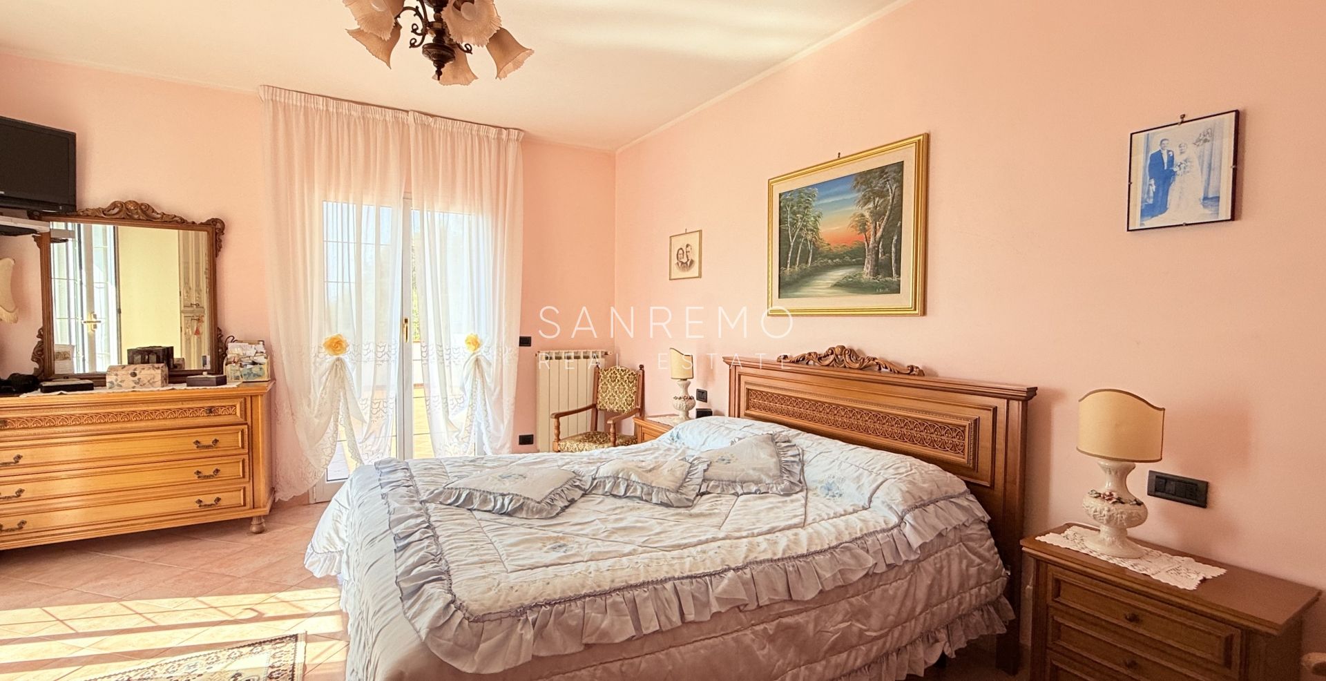 Spacieuse villa avec vue mer imprenable et terrain