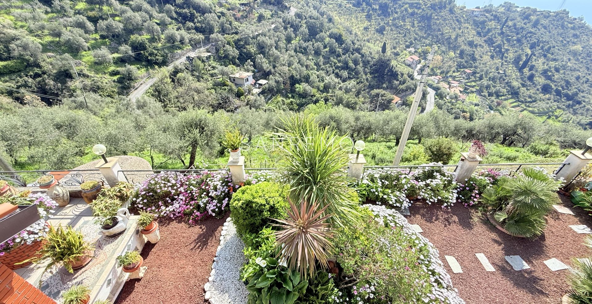 Spacieuse villa avec vue mer imprenable et terrain
