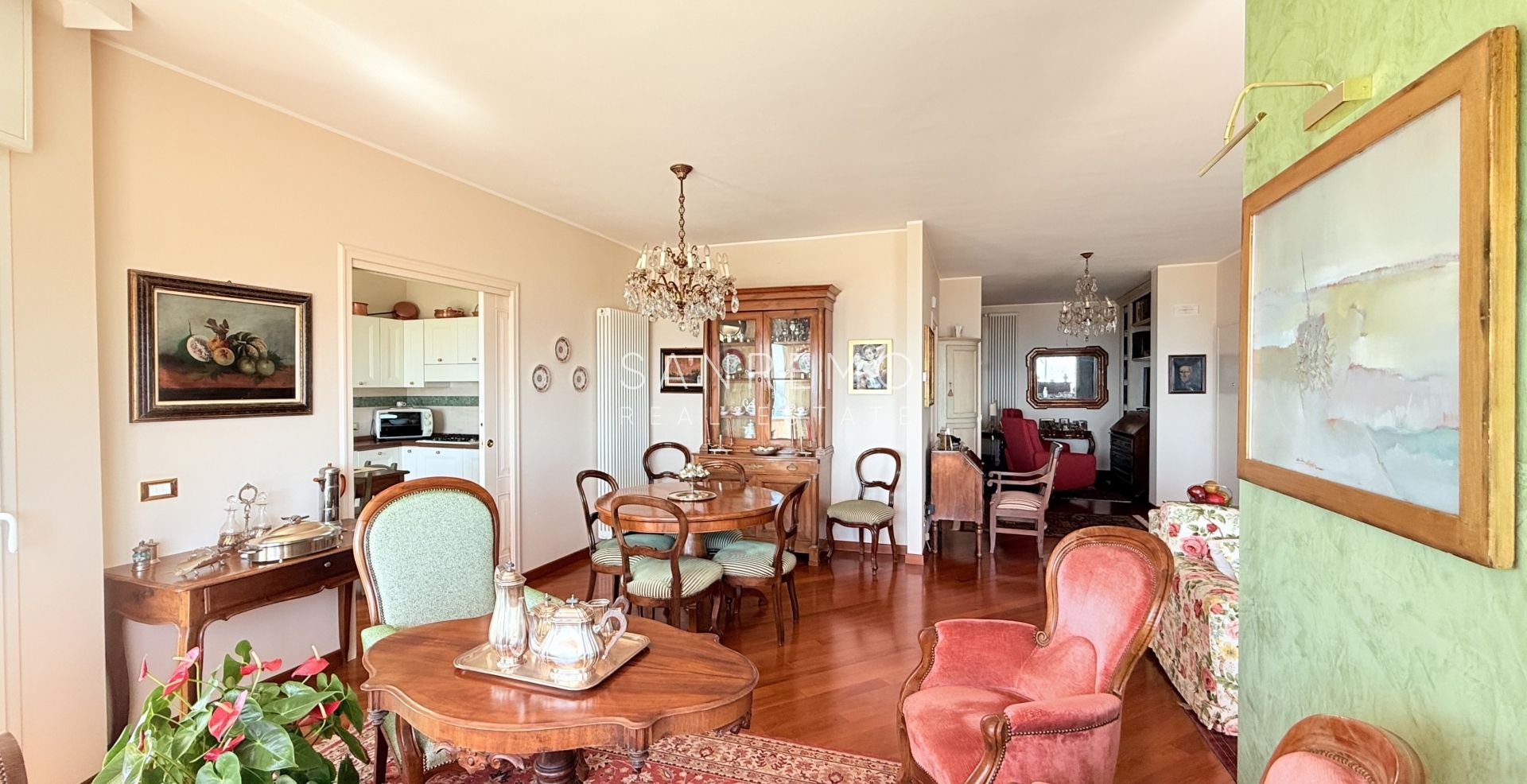 Spacieux appartement avec vue sur la mer dans une résidence élégante et plane avec service de conciergerie.