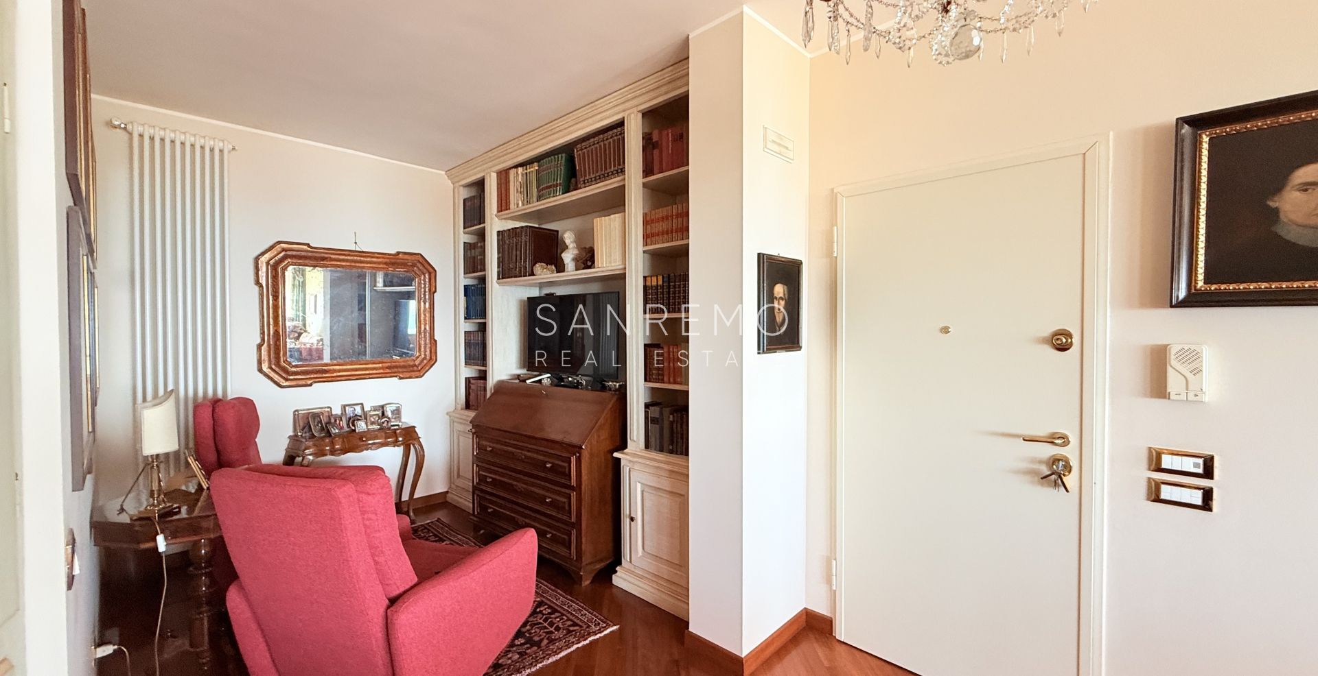 Spacieux appartement avec vue sur la mer dans une résidence élégante et plane avec service de conciergerie.