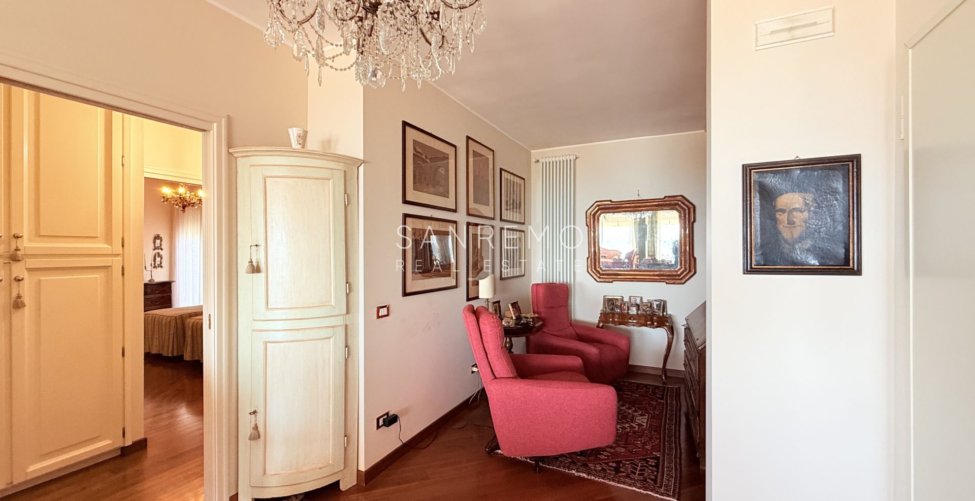 Spacieux appartement avec vue sur la mer dans une résidence élégante et plane avec service de conciergerie.
