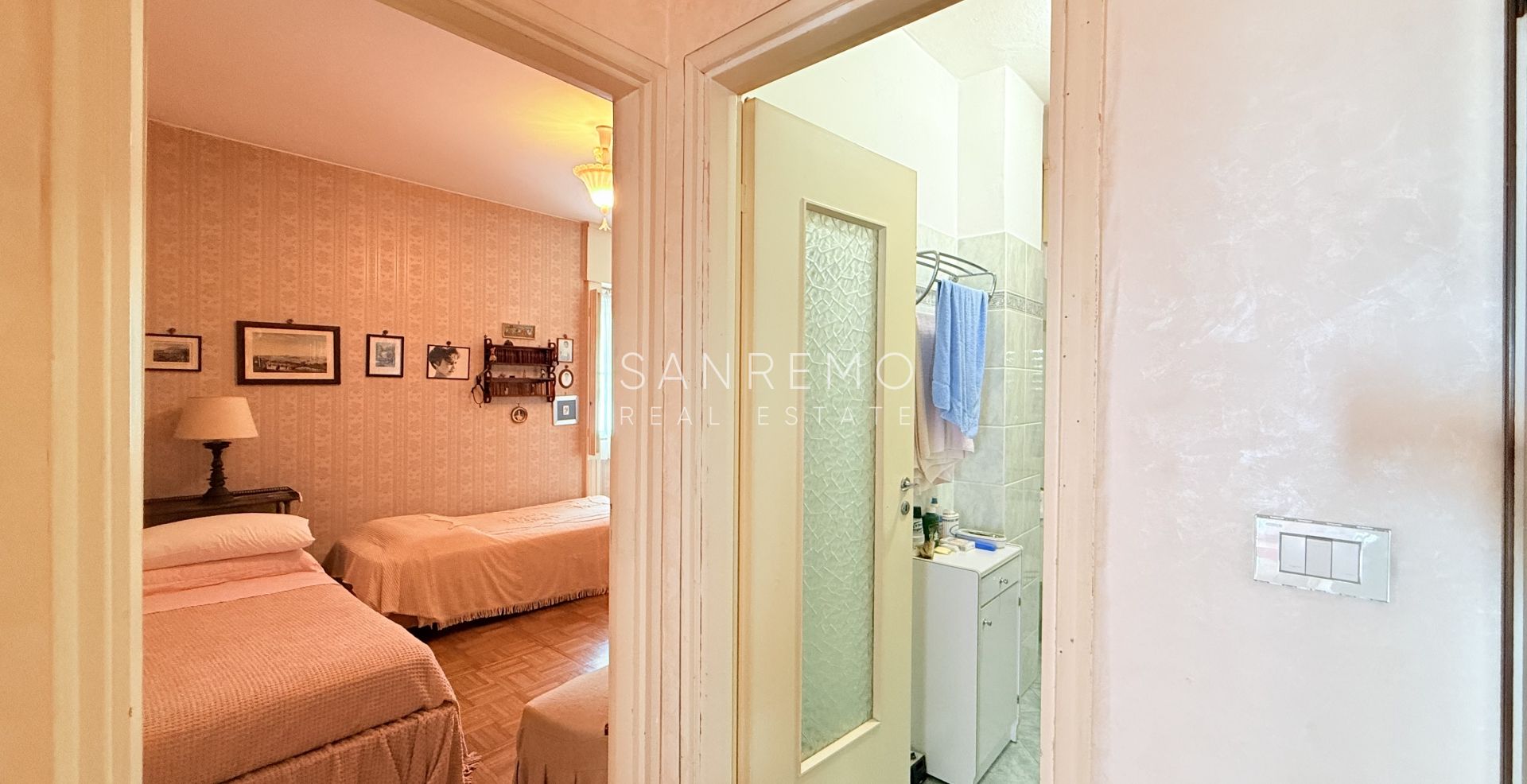 Grand appartement à rénover avec terrasse habitable et belle vue mer