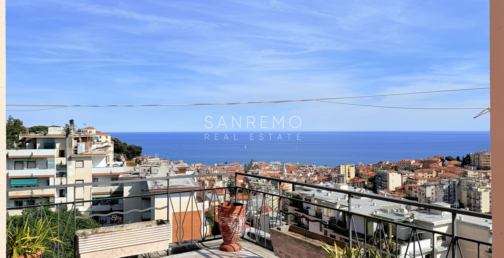 Penthouse avec terrasse et belle vue mer