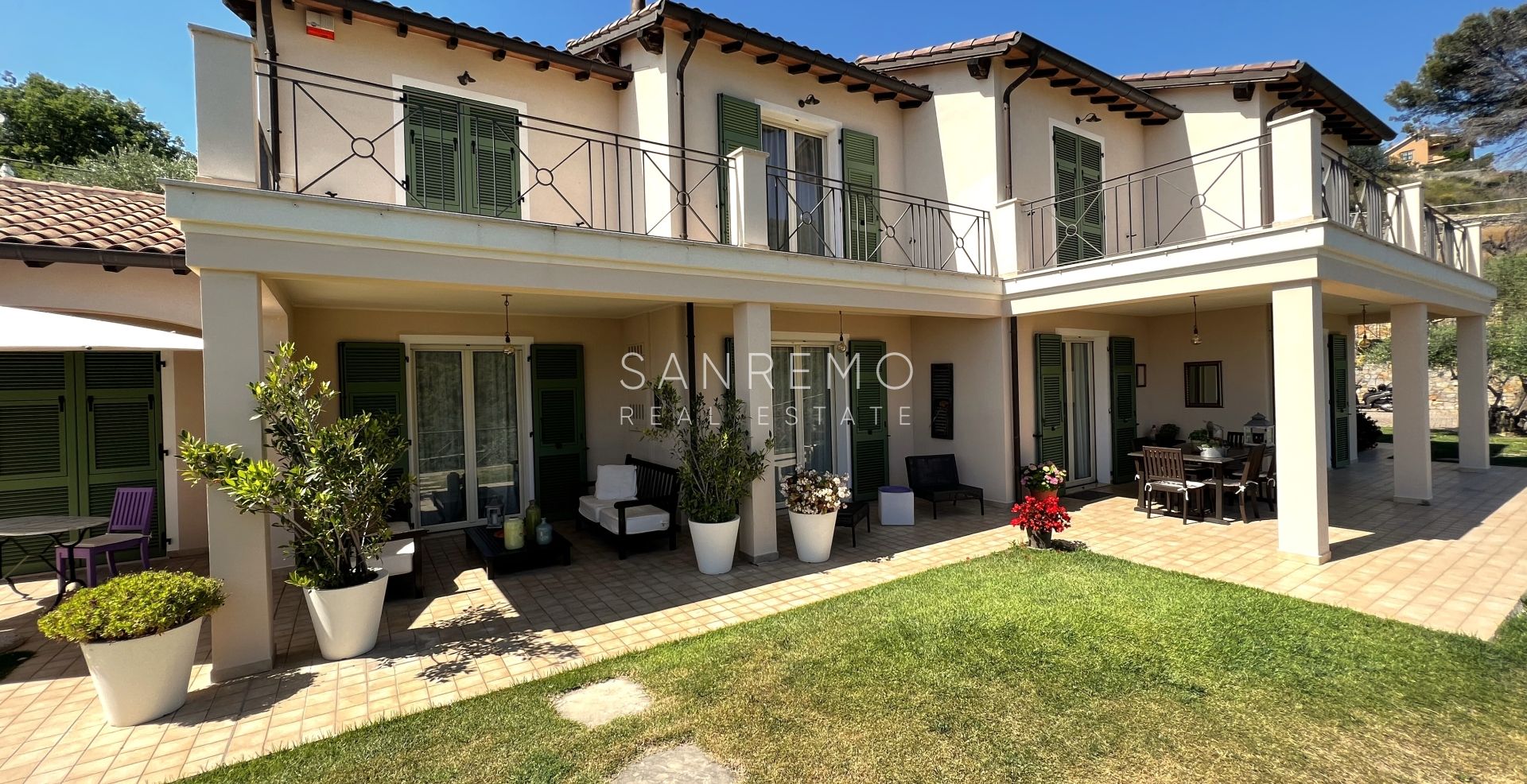 Villa avec vue mer sur la première colline de Bordighera – Élégance, confort et panorama exceptionnel