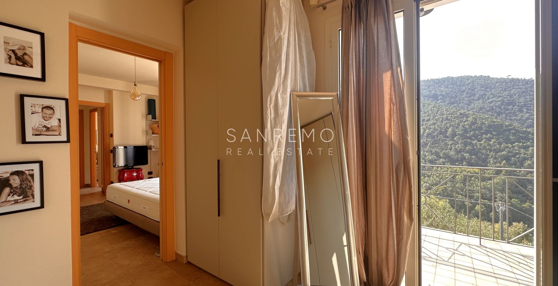 Villa avec vue mer sur la première colline de Bordighera – Élégance, confort et panorama exceptionnel