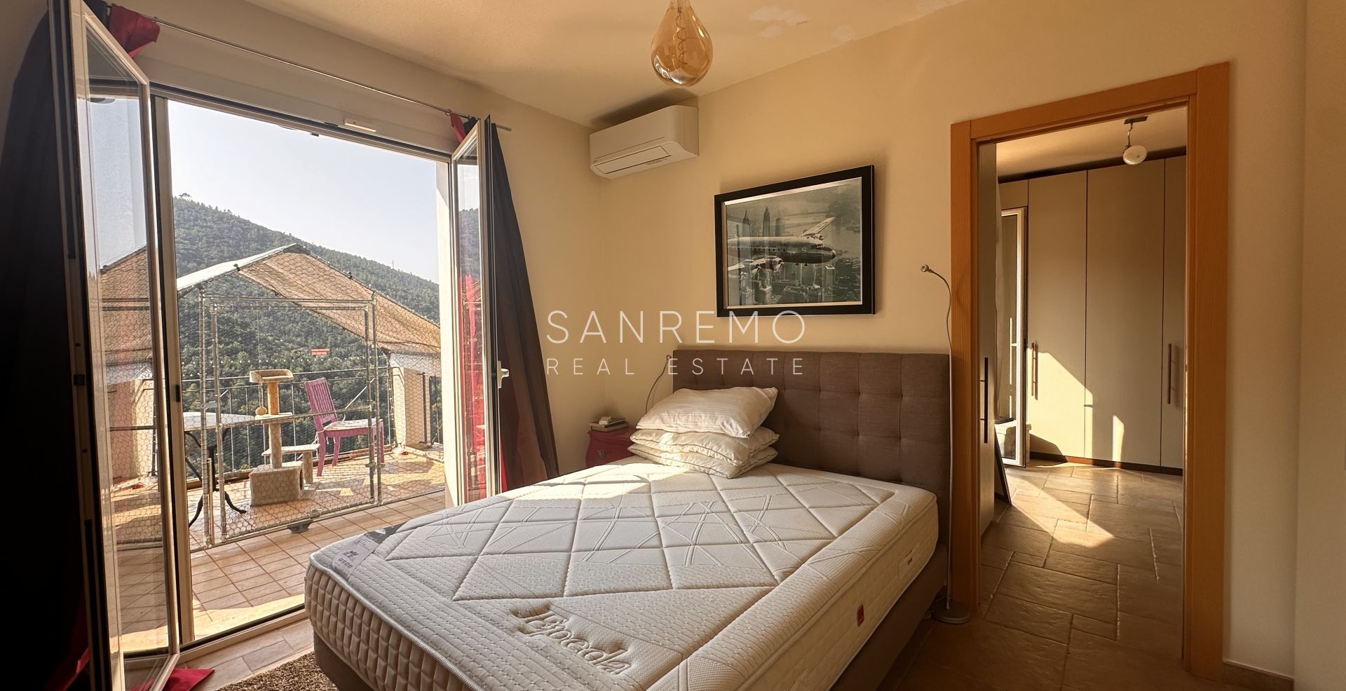 Villa avec vue mer sur la première colline de Bordighera – Élégance, confort et panorama exceptionnel