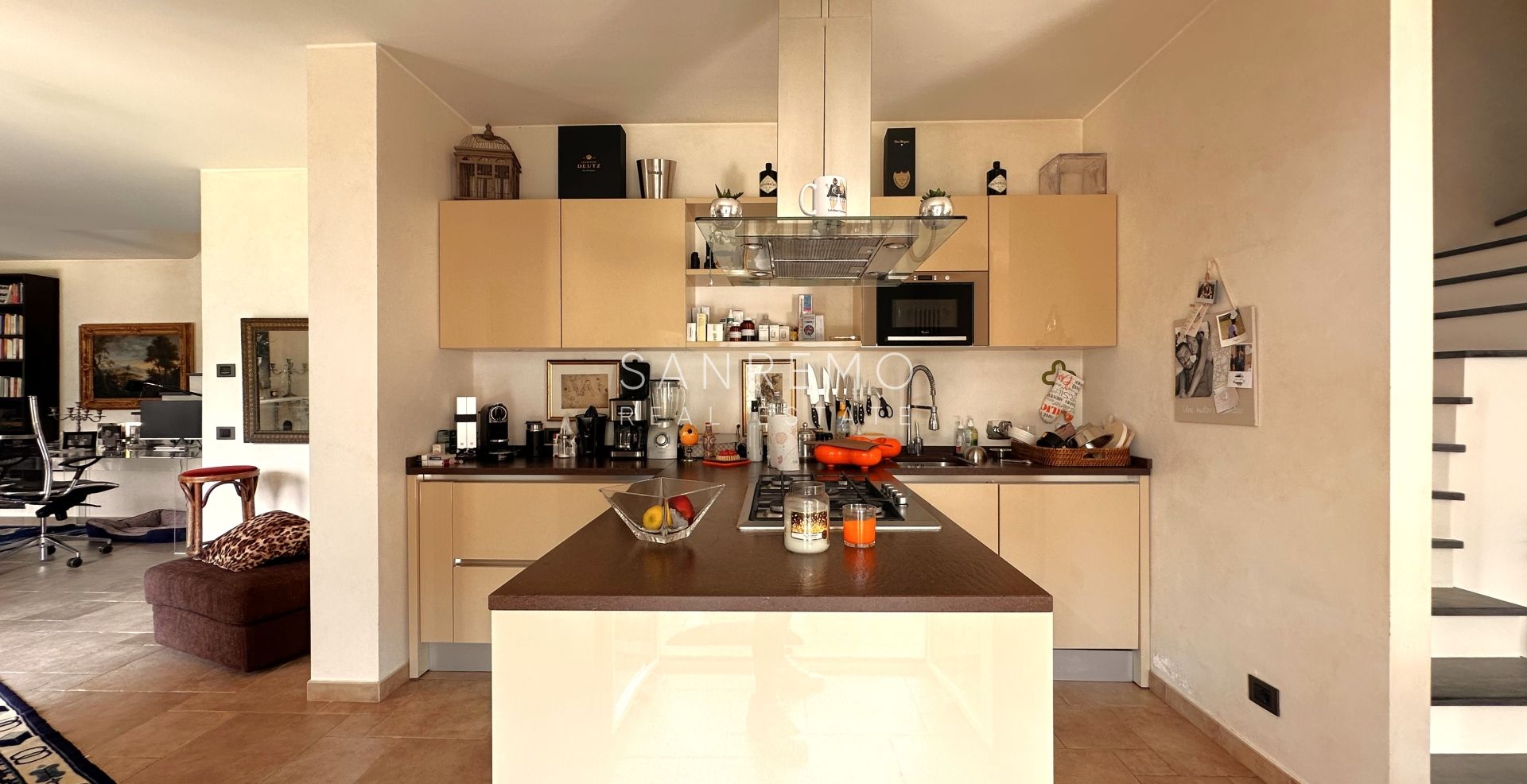 Villa avec vue mer sur la première colline de Bordighera – Élégance, confort et panorama exceptionnel