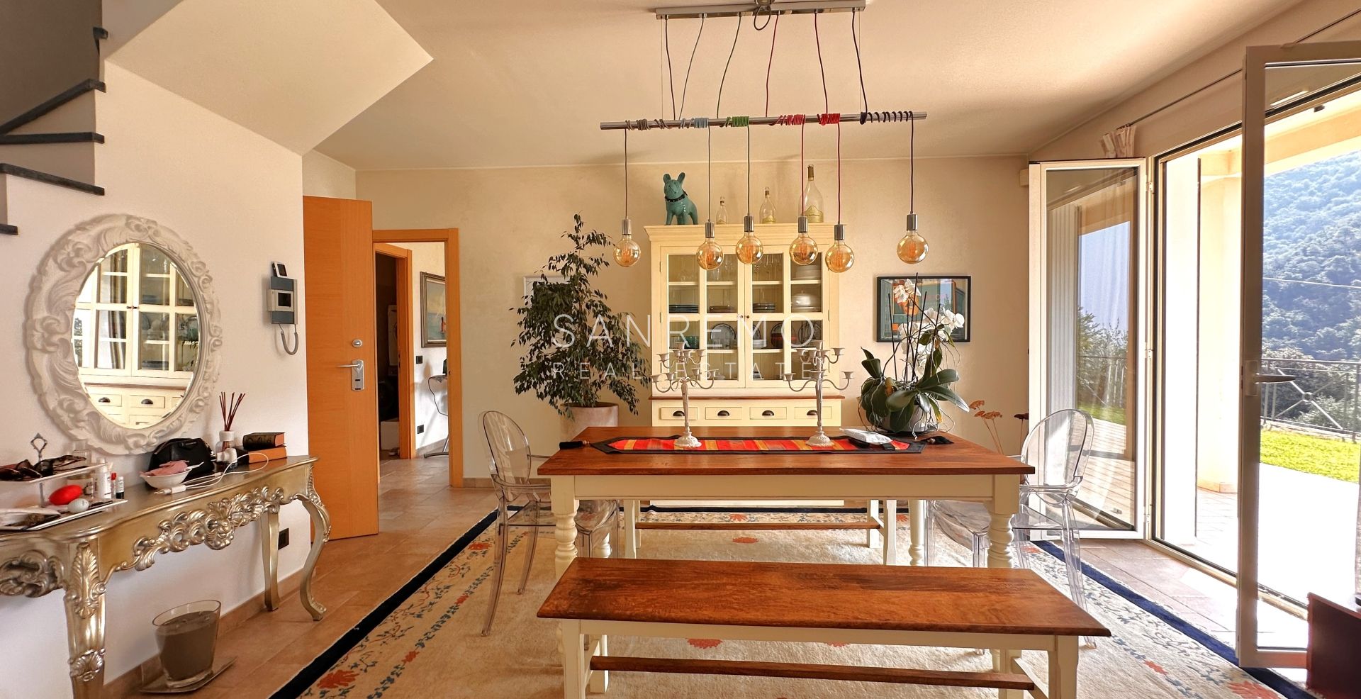 Villa avec vue mer sur la première colline de Bordighera – Élégance, confort et panorama exceptionnel