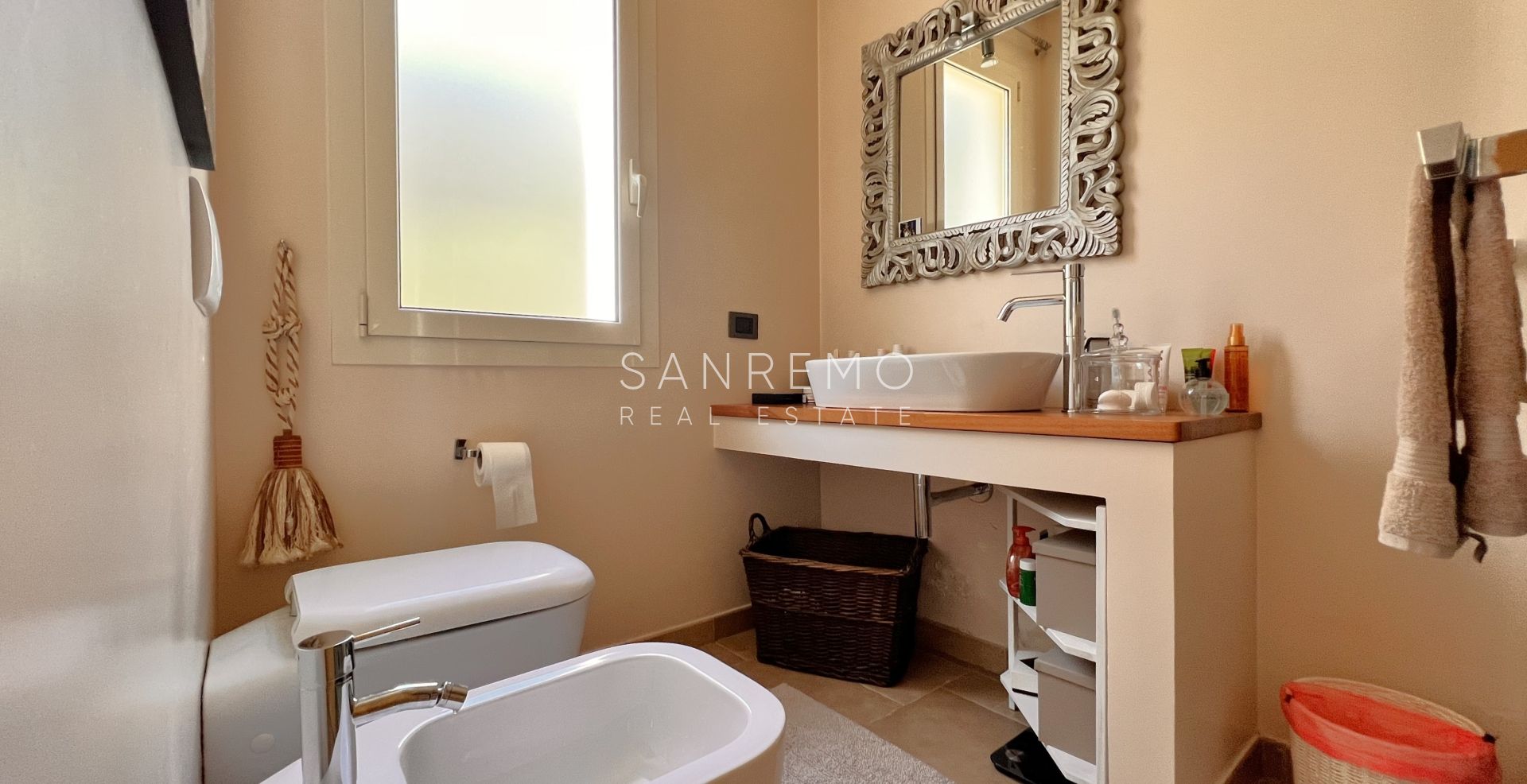 Villa avec vue mer sur la première colline de Bordighera – Élégance, confort et panorama exceptionnel
