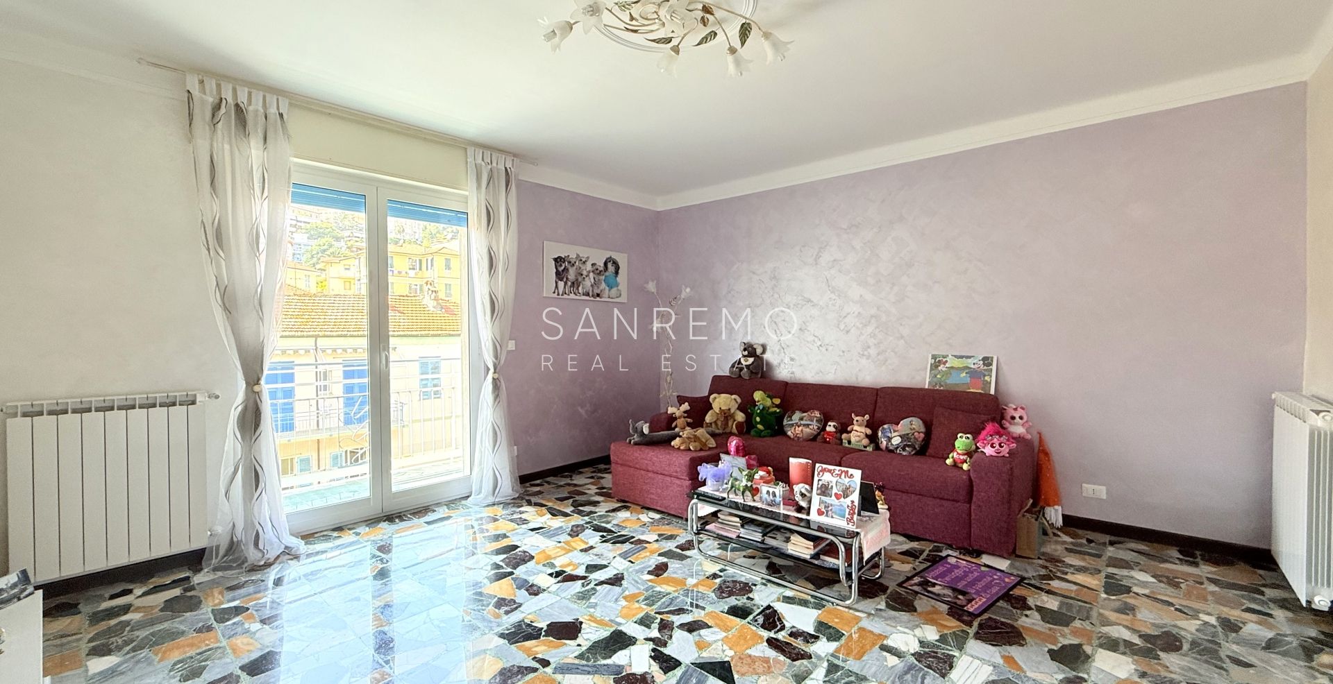 Appartement rénové avec deux balcons à quelques pas de la gare ferroviaire
