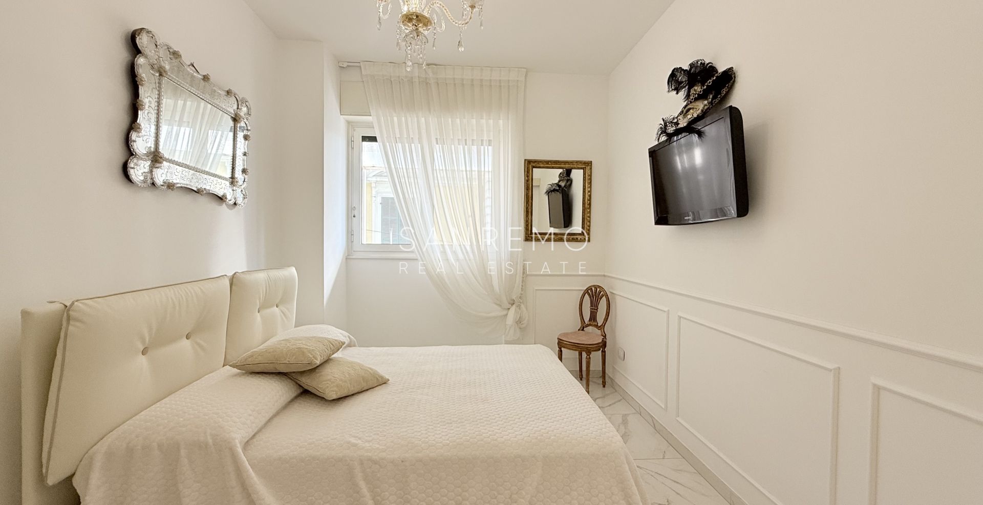 Magnifique appartement entièrement rénové, situé en plein cœur de la ville, à deux pas de la mer