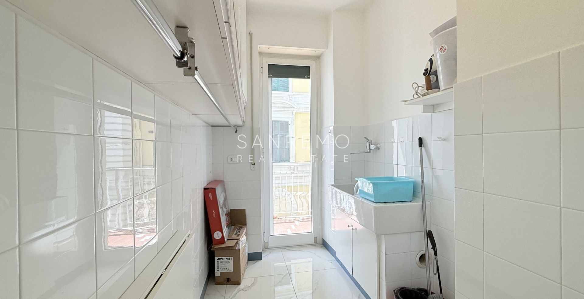 Magnifique appartement entièrement rénové, situé en plein cœur de la ville, à deux pas de la mer