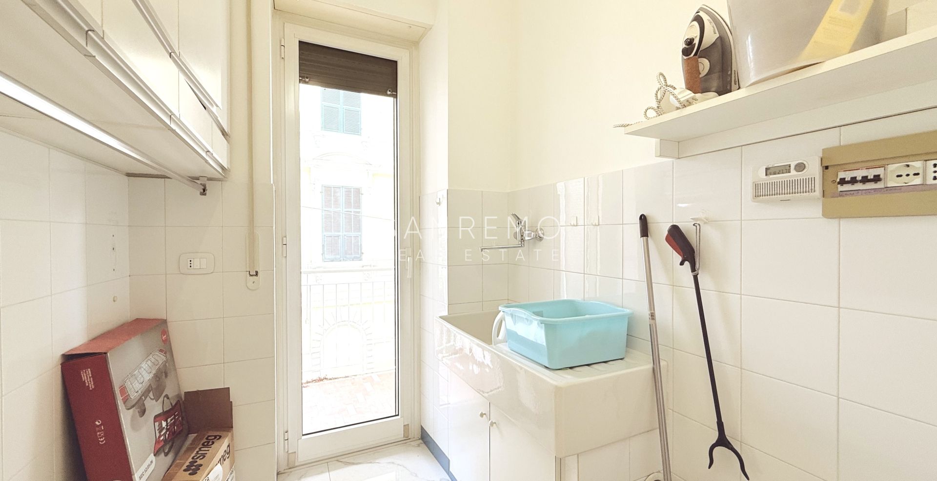 Magnifique appartement entièrement rénové, situé en plein cœur de la ville, à deux pas de la mer
