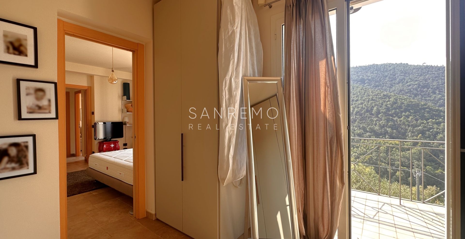 Villa avec vue mer sur la première colline de Bordighera – Élégance, confort et panorama exceptionnel