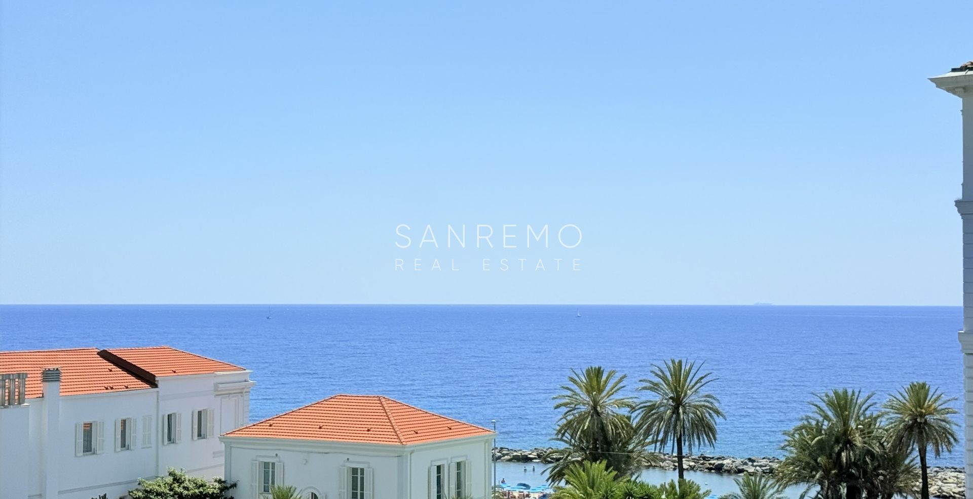 Nouveau appartement dernier étage à Sanremo près des plage et la piste cyclable