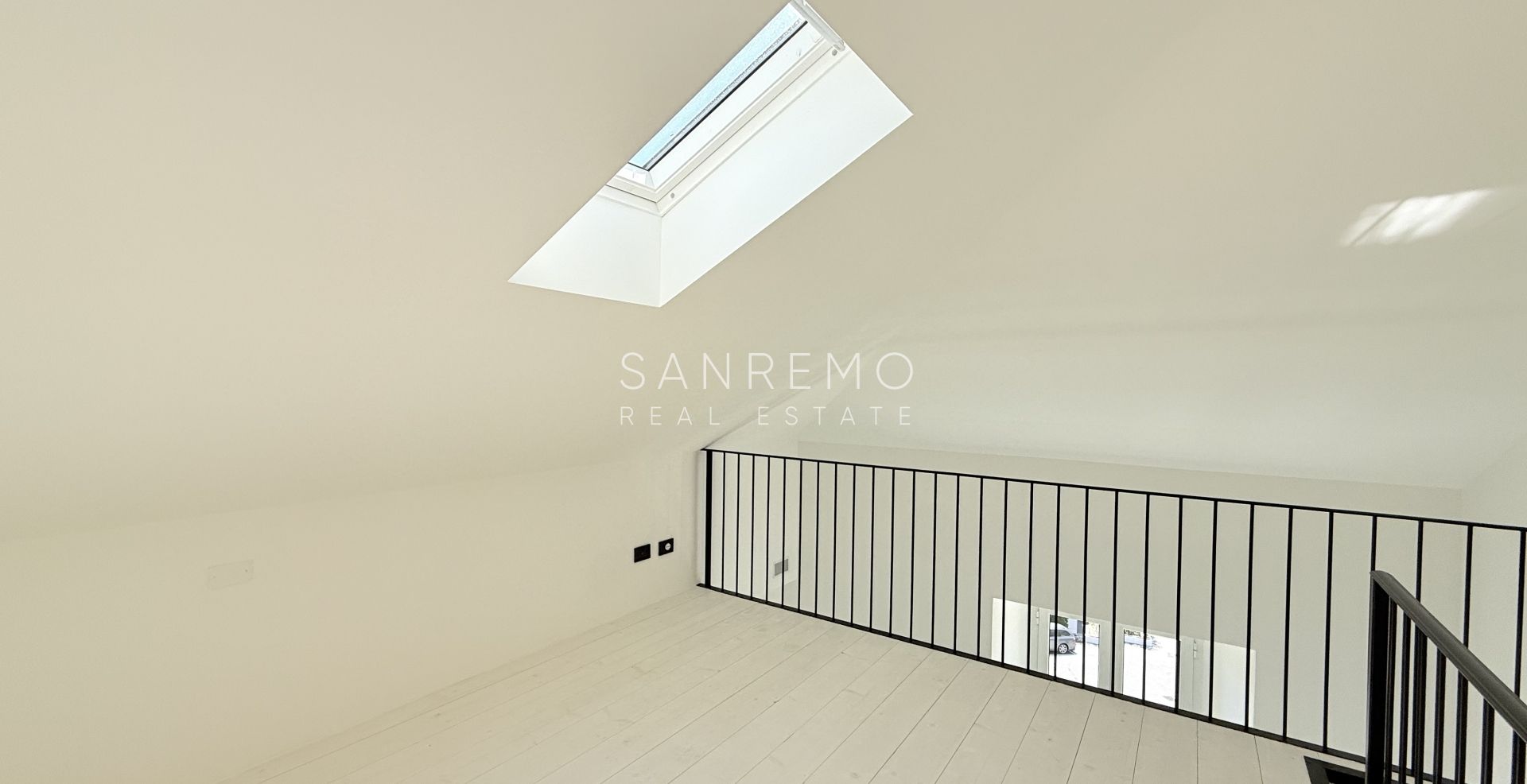 Nouveau appartement dernier étage à Sanremo près des plage et la piste cyclable