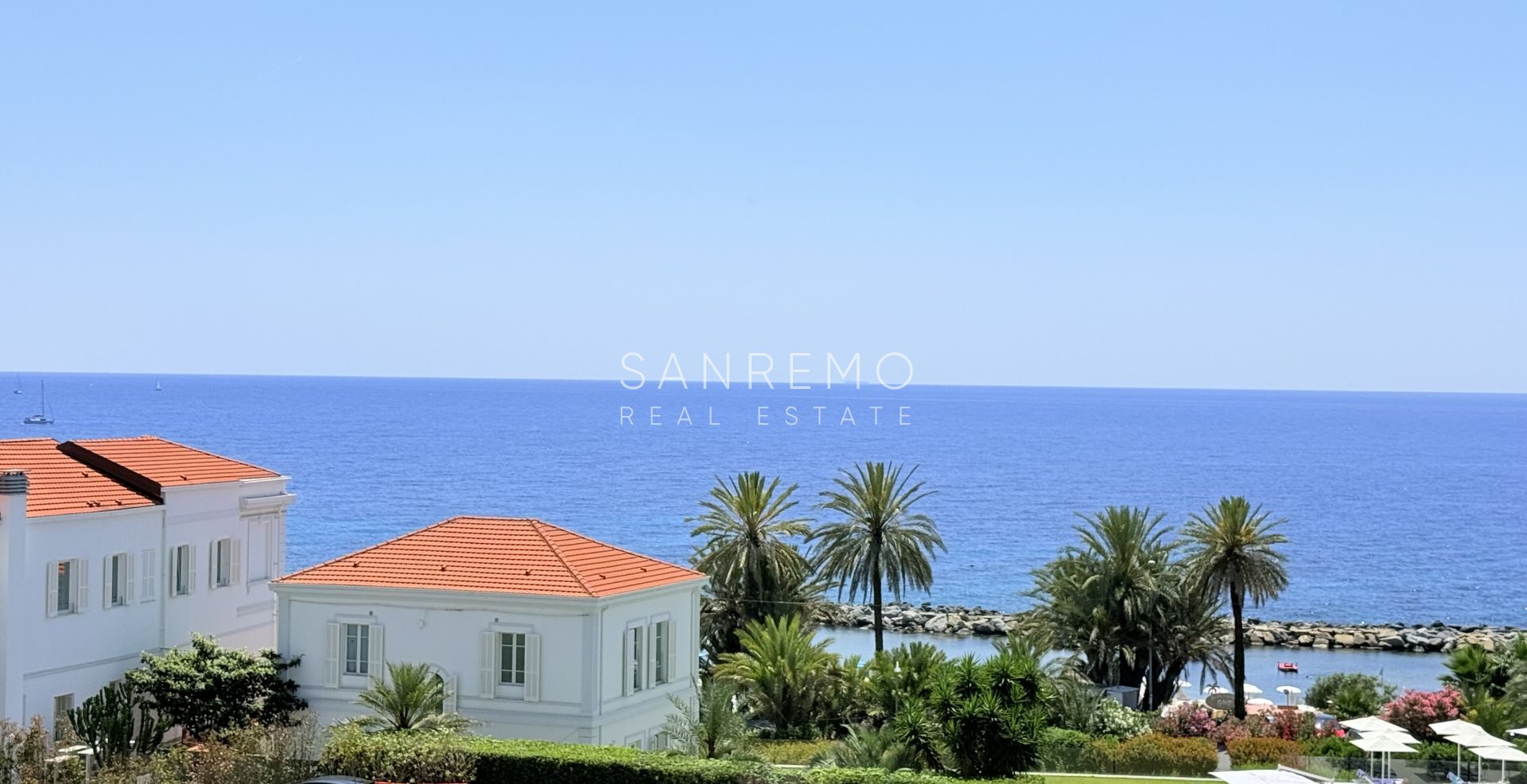 Nouveau appartement dernier étage à Sanremo près des plage et la piste cyclable