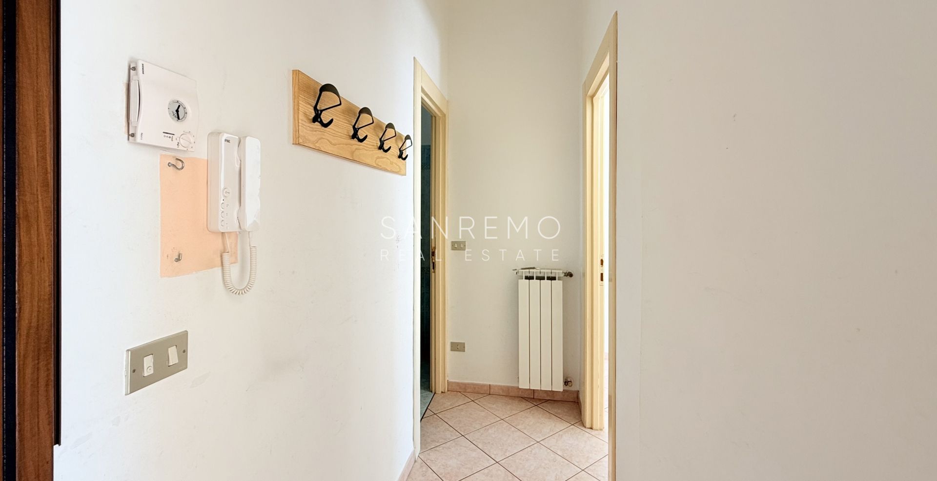 Appartement avec terrasse directement sur la plage entre les 2 ports de la ville et la piste cyclable/piétonne