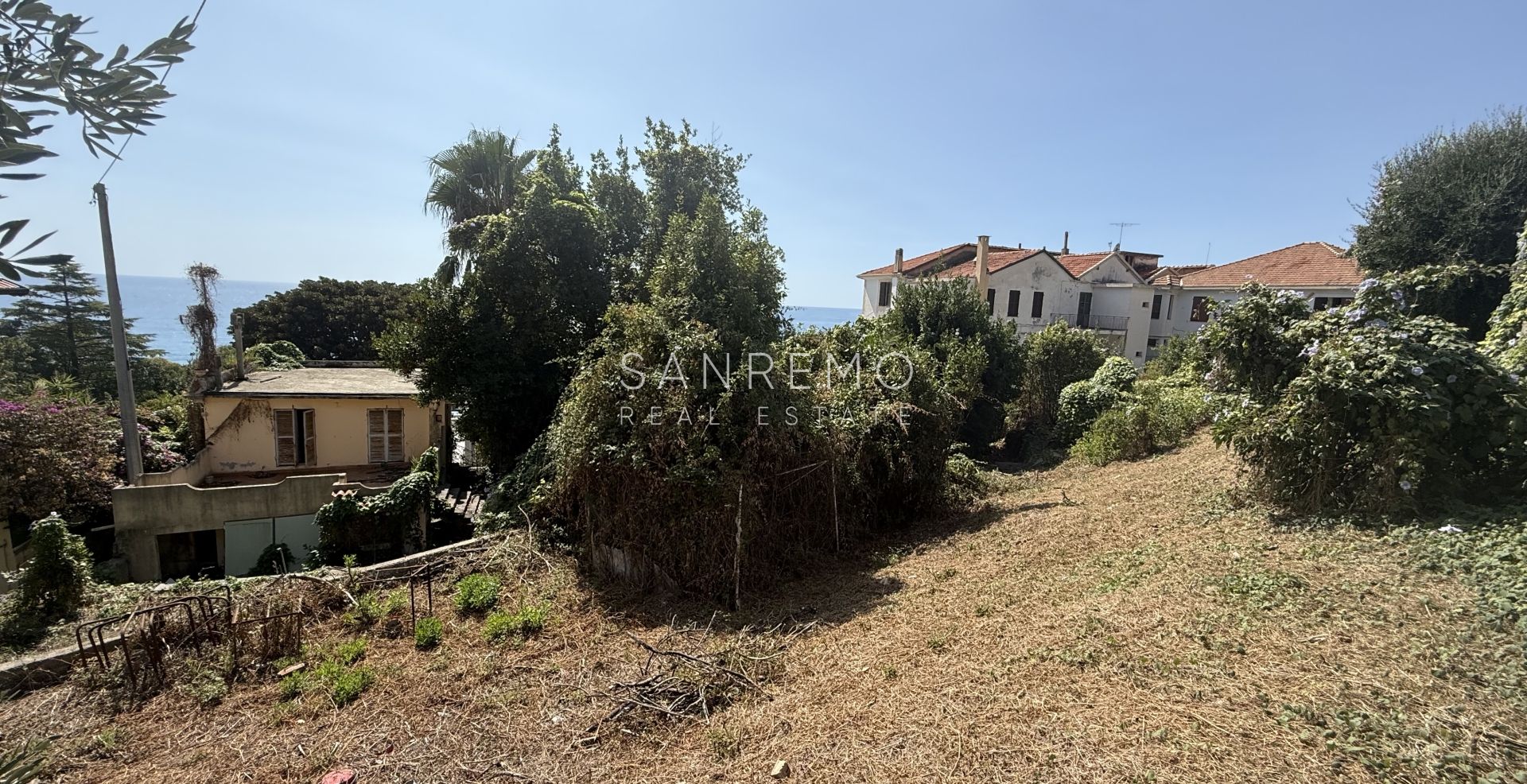 Terrain exclusif avec projet approuvé et vue mer