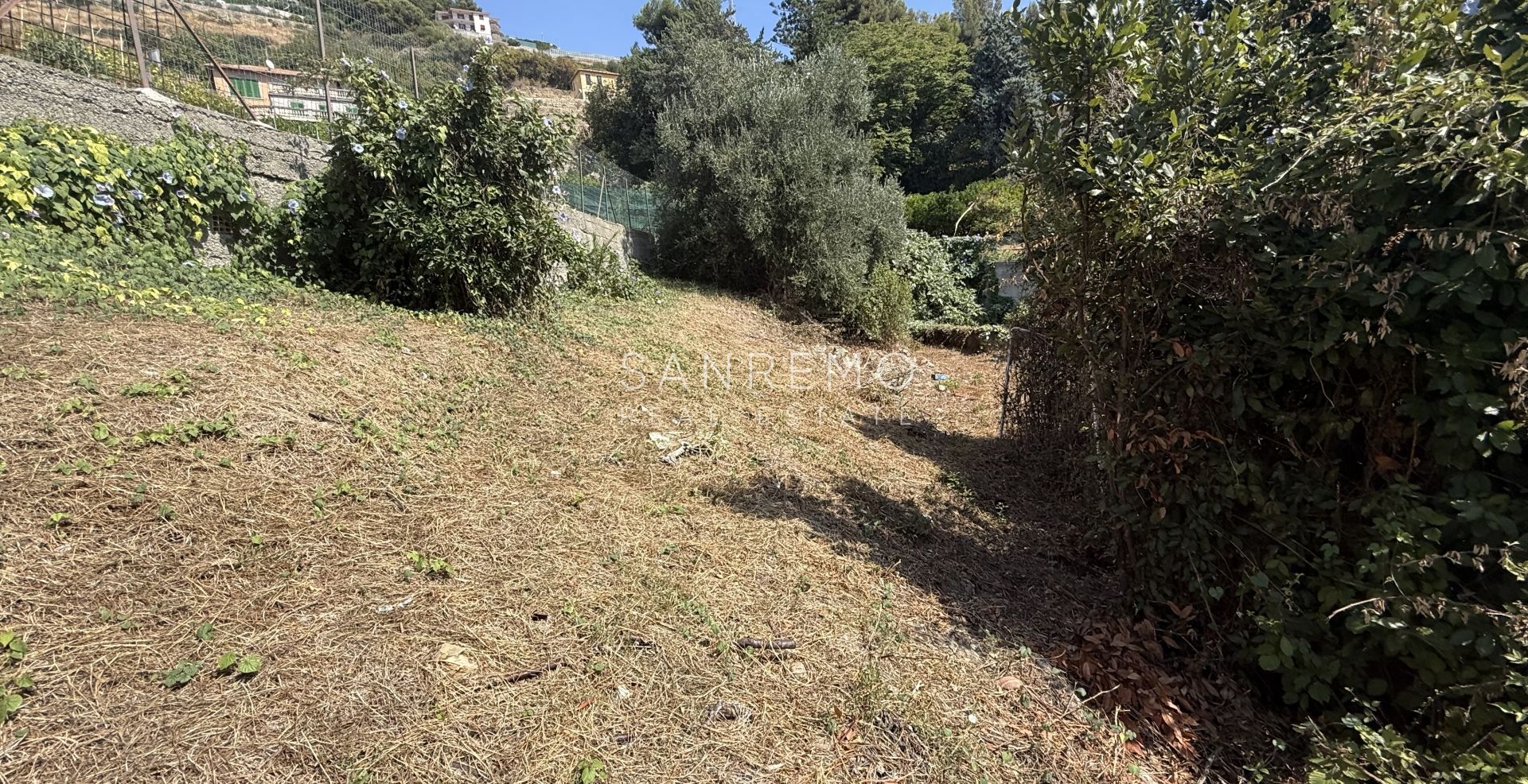 Terrain exclusif avec projet approuvé et vue mer