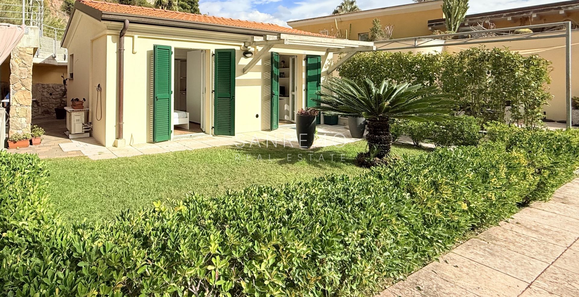 Petite maison avec jardin et piscine privée