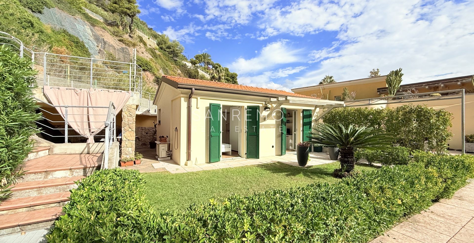 Petite maison avec jardin et piscine privée