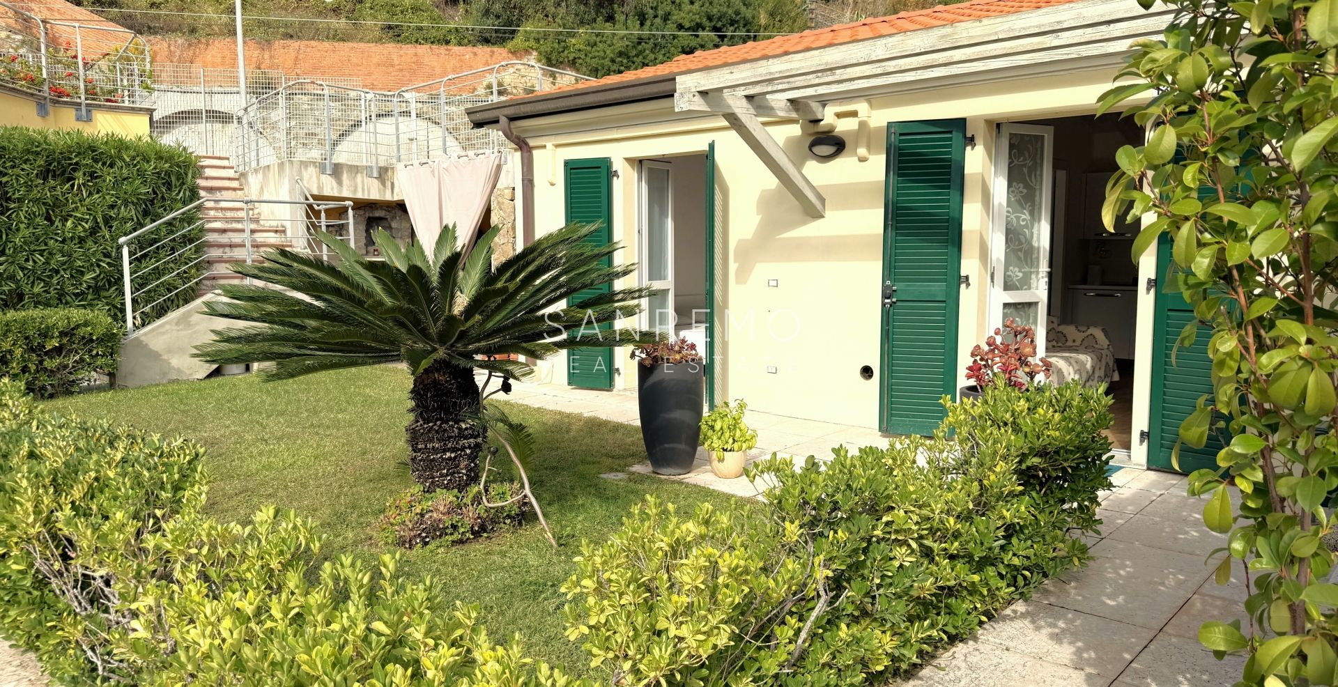 Petite maison avec jardin et piscine privée