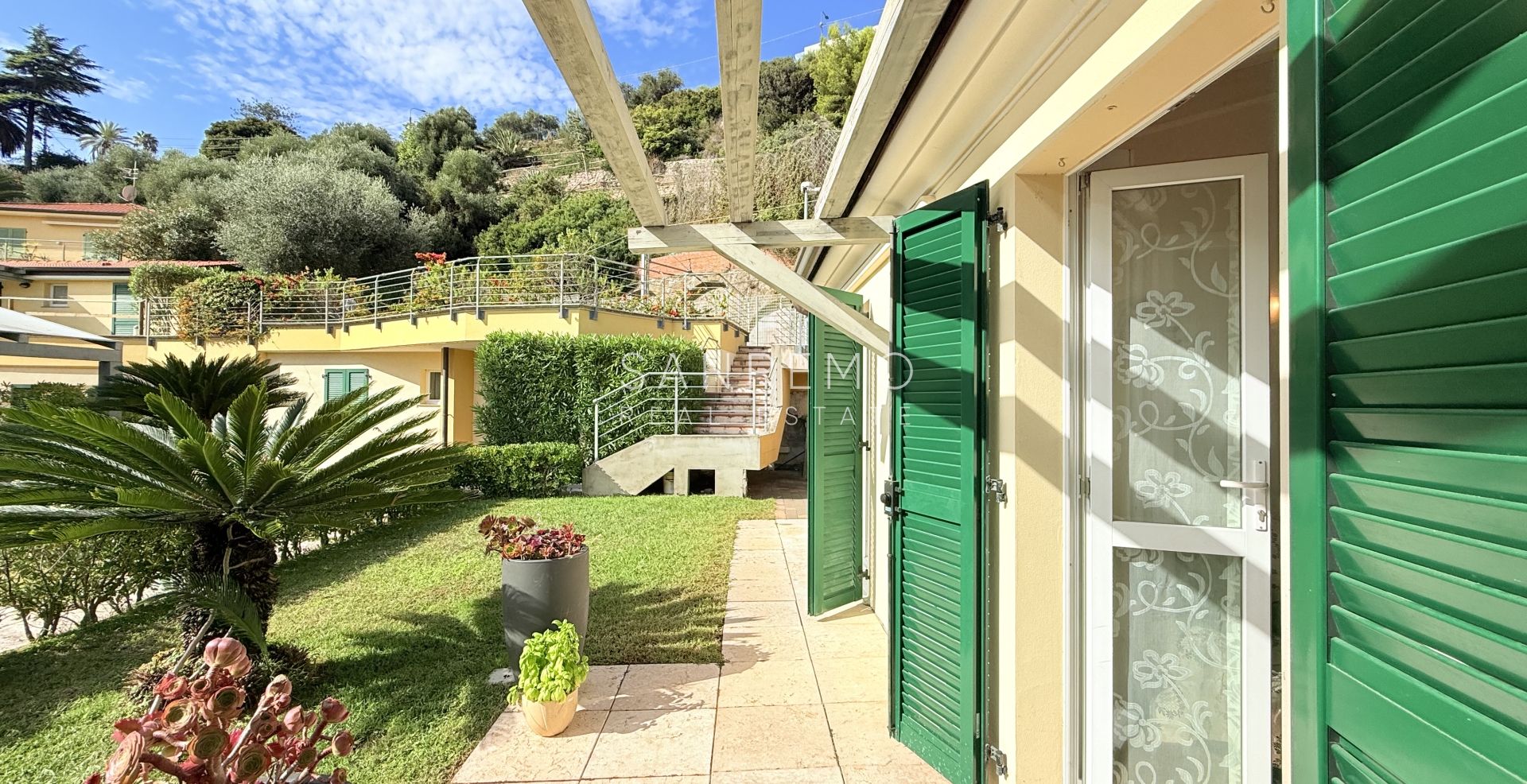 Petite maison avec jardin et piscine privée
