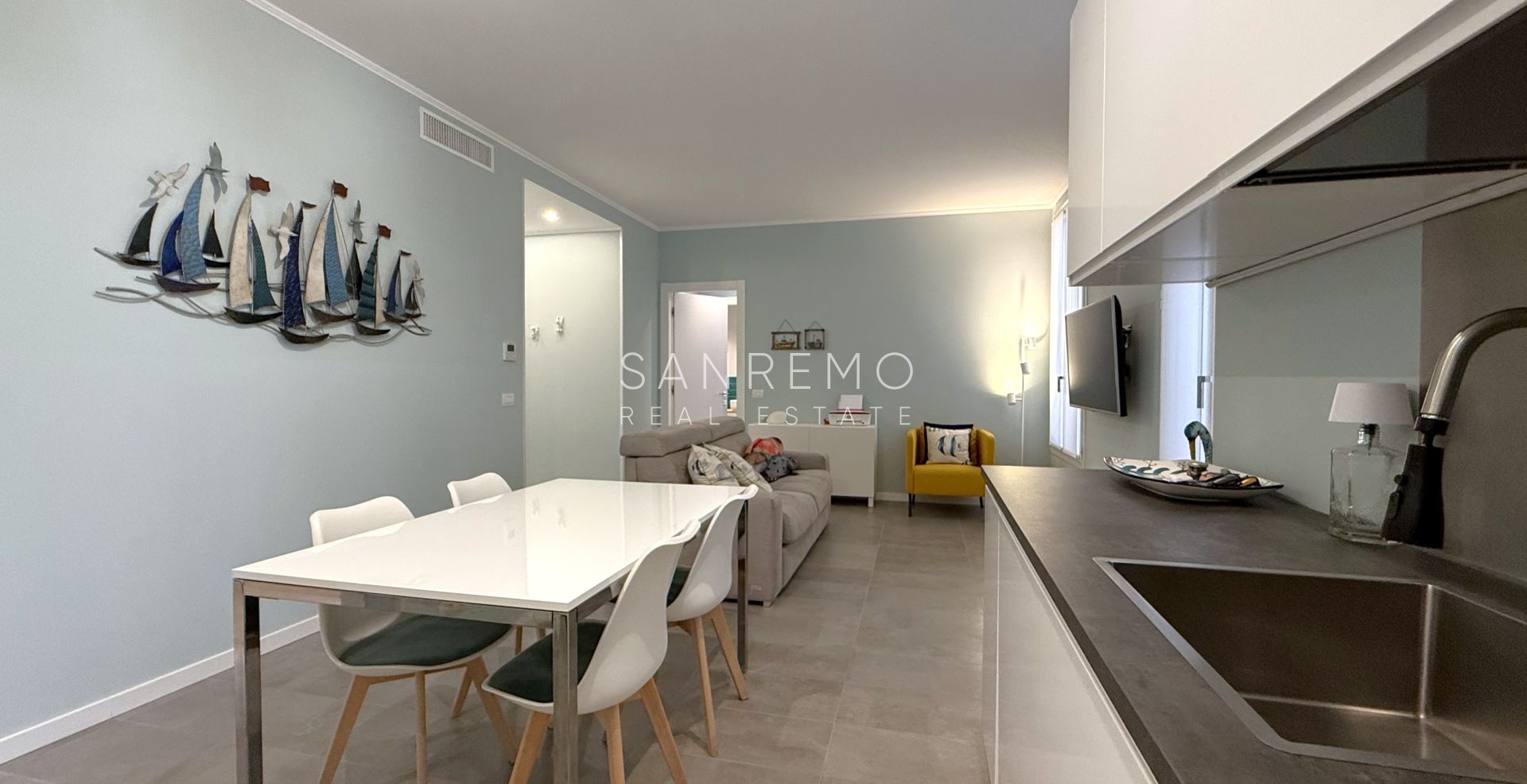 Appartement en parfait état avec terrasse dans la prestigieuse Via Matteotti