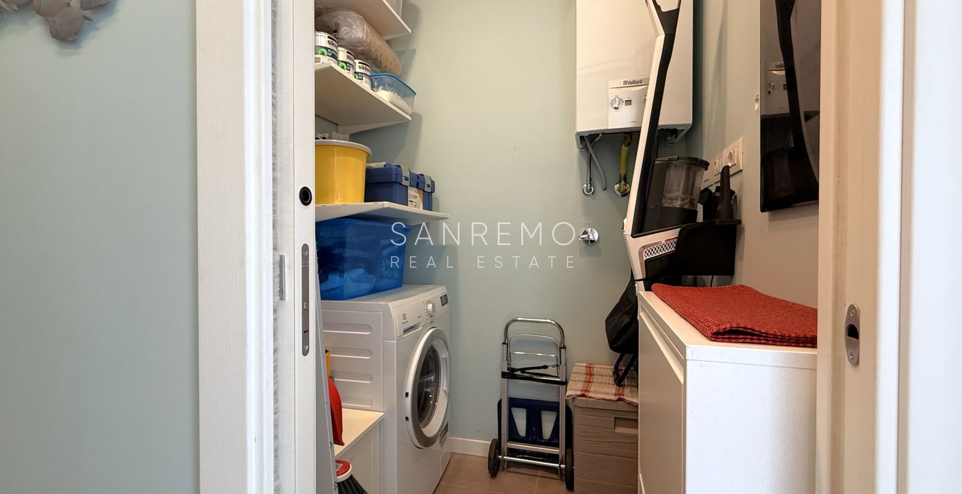 Appartement en parfait état avec terrasse dans la prestigieuse Via Matteotti