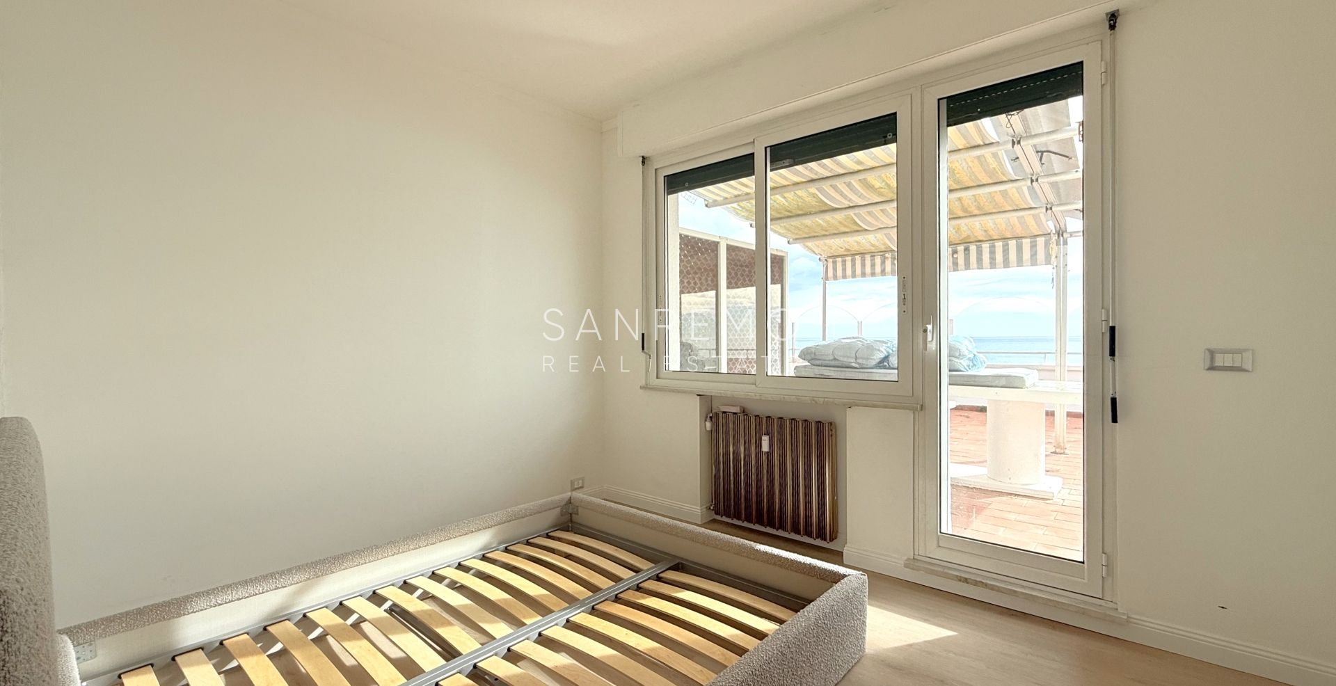 Penthouse avec vue directe sur la mer