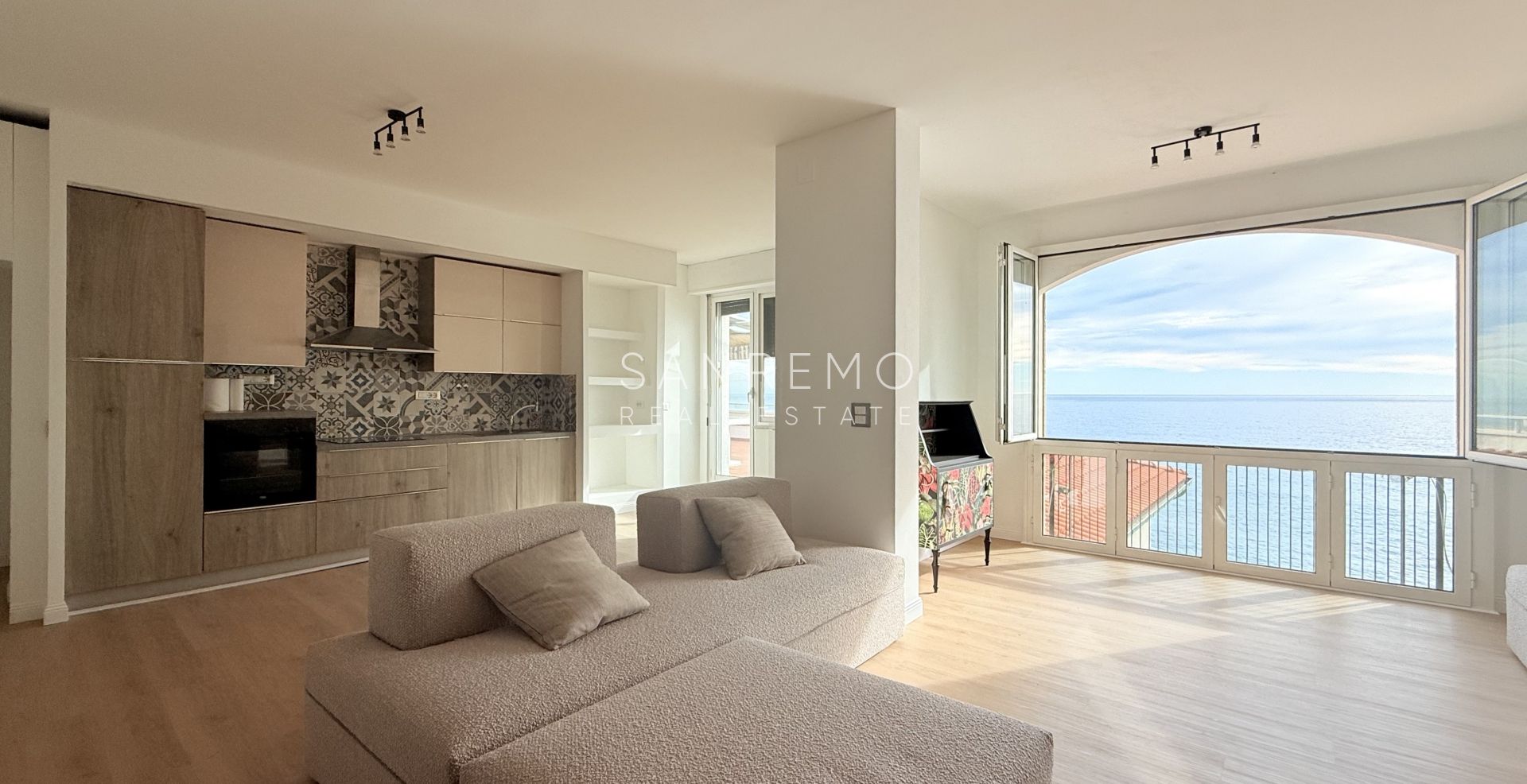 Penthouse avec vue directe sur la mer