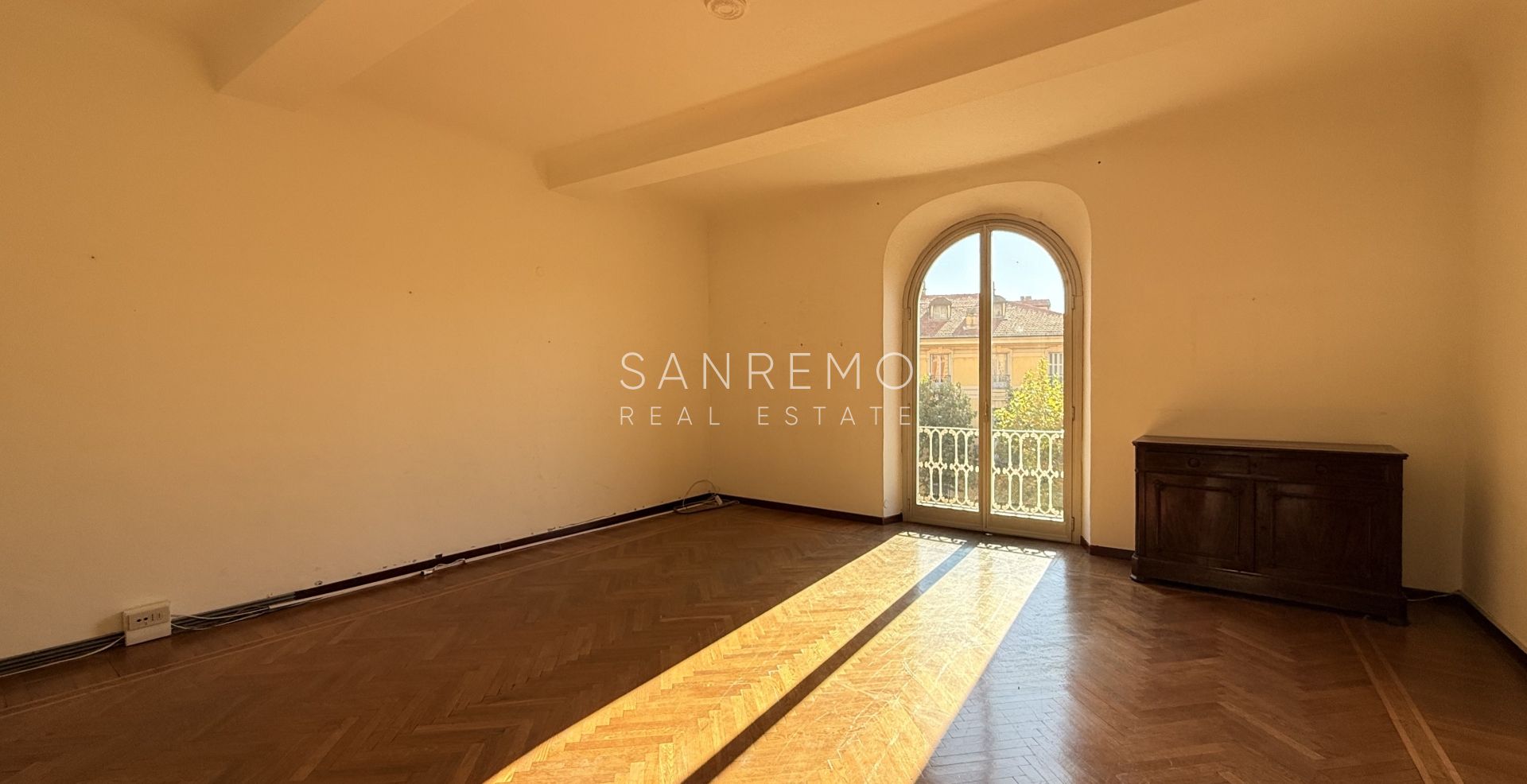 Appartement de 240 m² dans un élégant immeuble d’époque