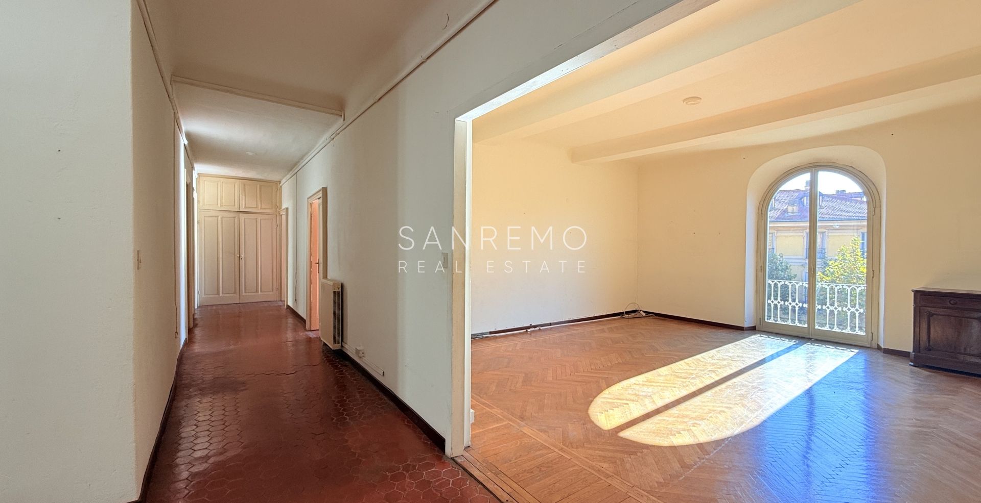 Appartement de 240 m² dans un élégant immeuble d’époque