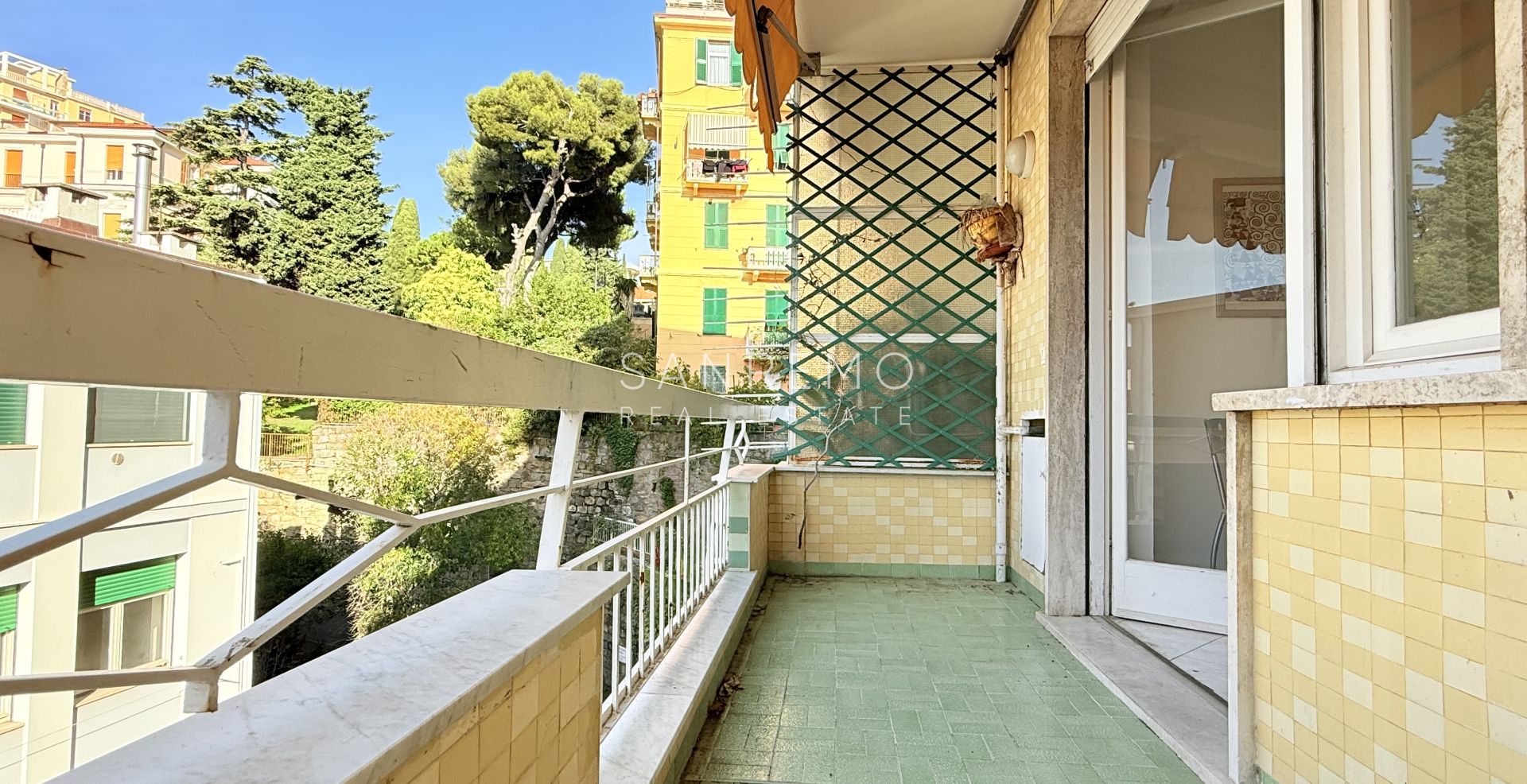 Lumineux deux-pièces avec terrasse dans une résidence de standing