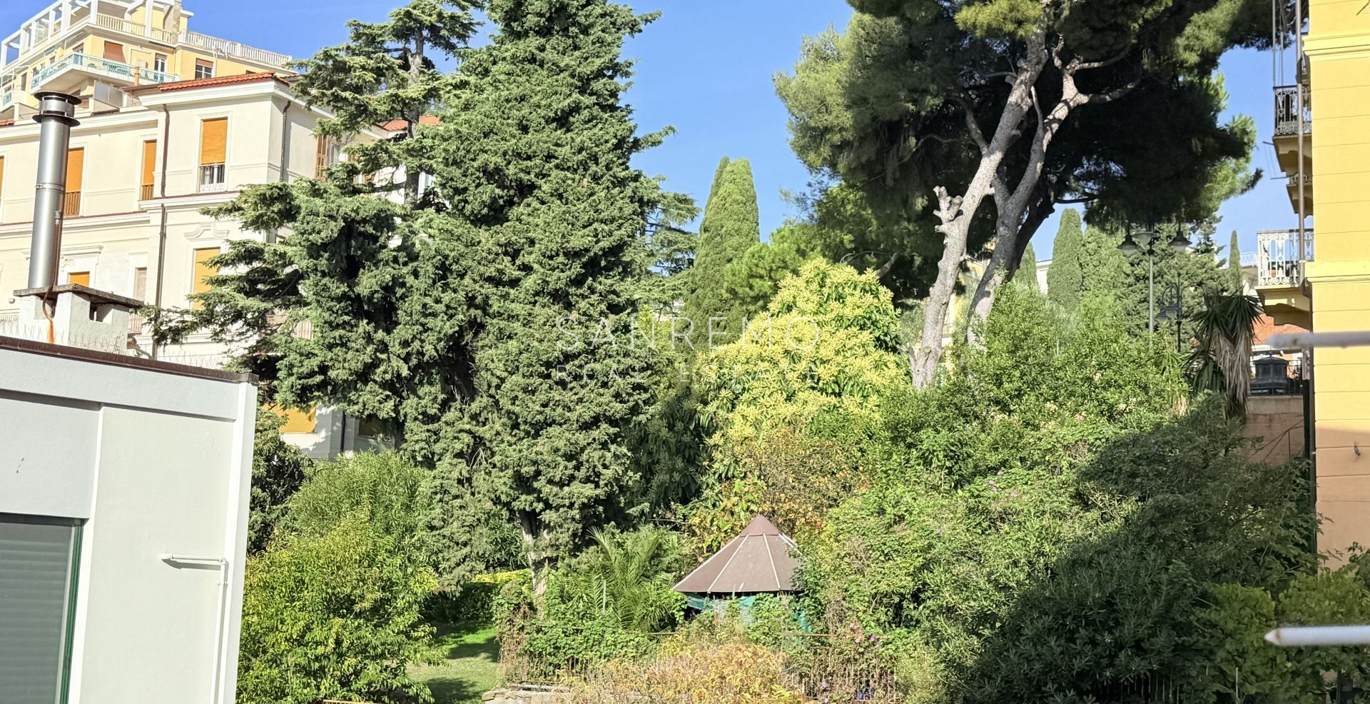 Lumineux deux-pièces avec terrasse dans une résidence de standing