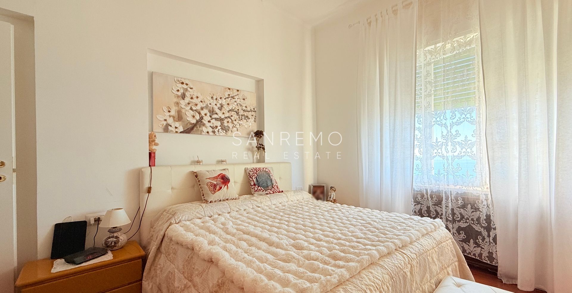 Appartement sur deux niveaux avec une très belle vue sur tout le golfe d’Ospedaletti