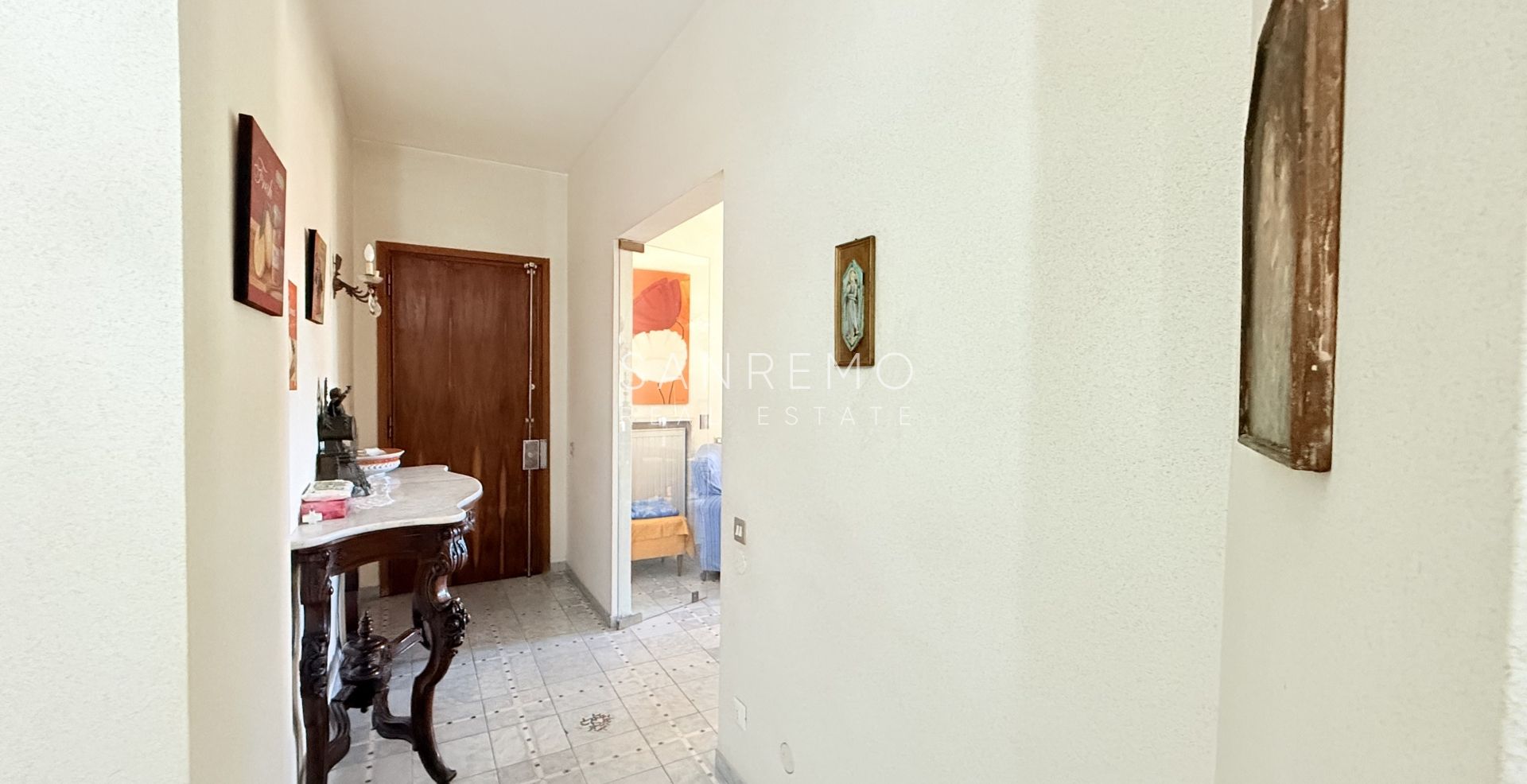 Appartement de 130 m² avec terrasse, situé sur un terrain plat et à quelques pas des plages et de la piste cyclable.