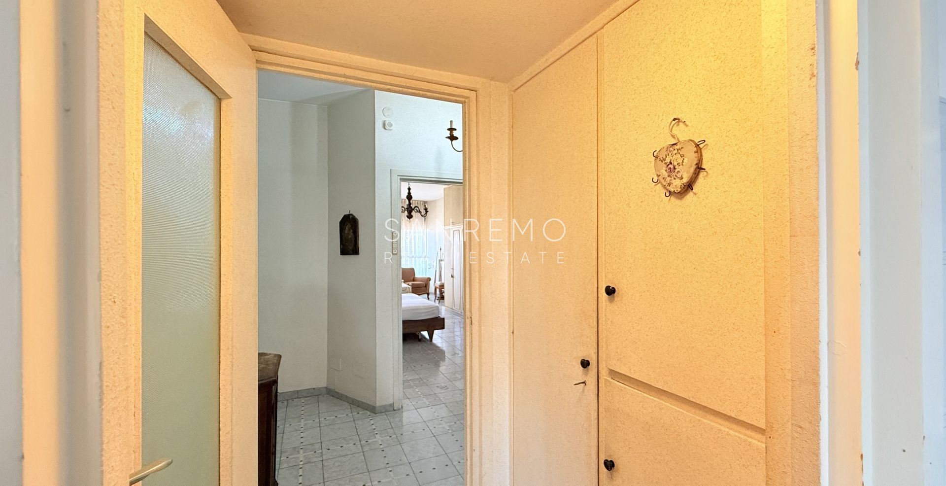 Appartement de 130 m² avec terrasse, situé sur un terrain plat et à quelques pas des plages et de la piste cyclable.