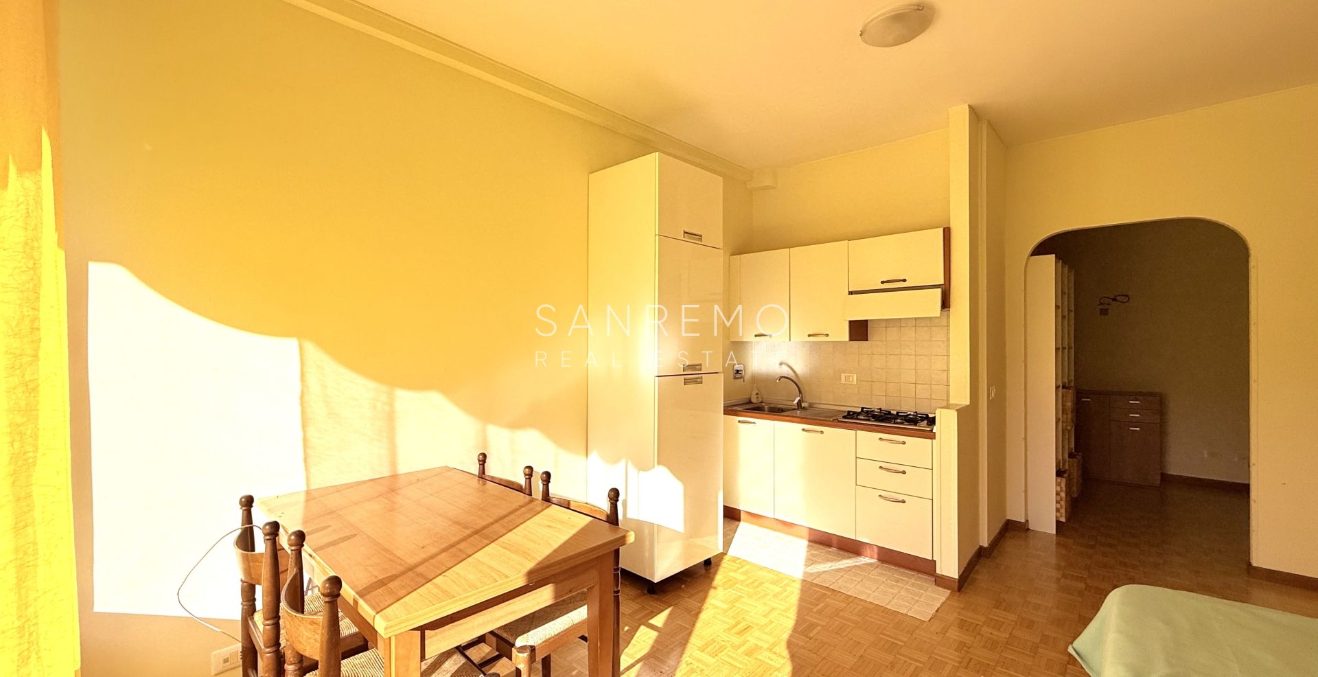 Grand studio avec terrasse à quelques pas du Casino