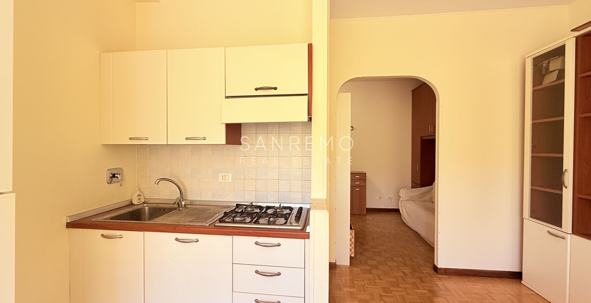 Grand studio avec terrasse à quelques pas du Casino