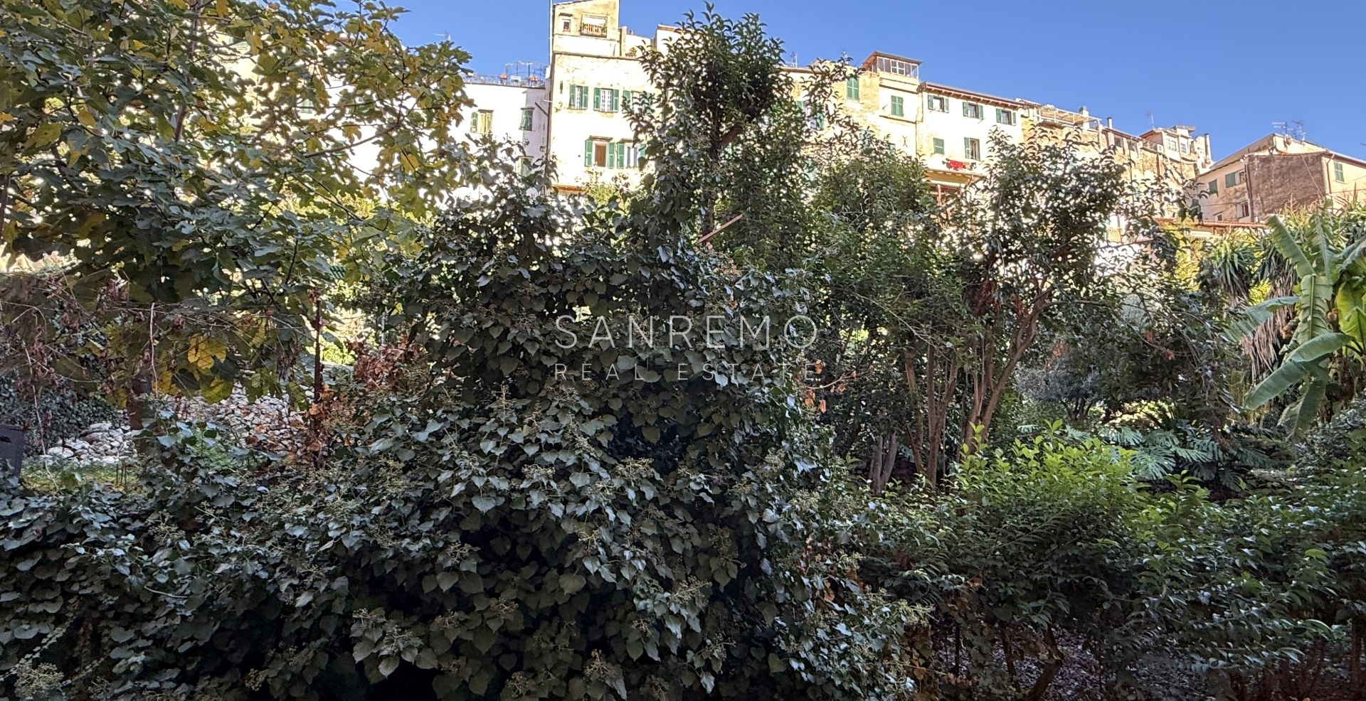 Appartement lumineux et ensoleillé avec double exposition et deux petites terrasses