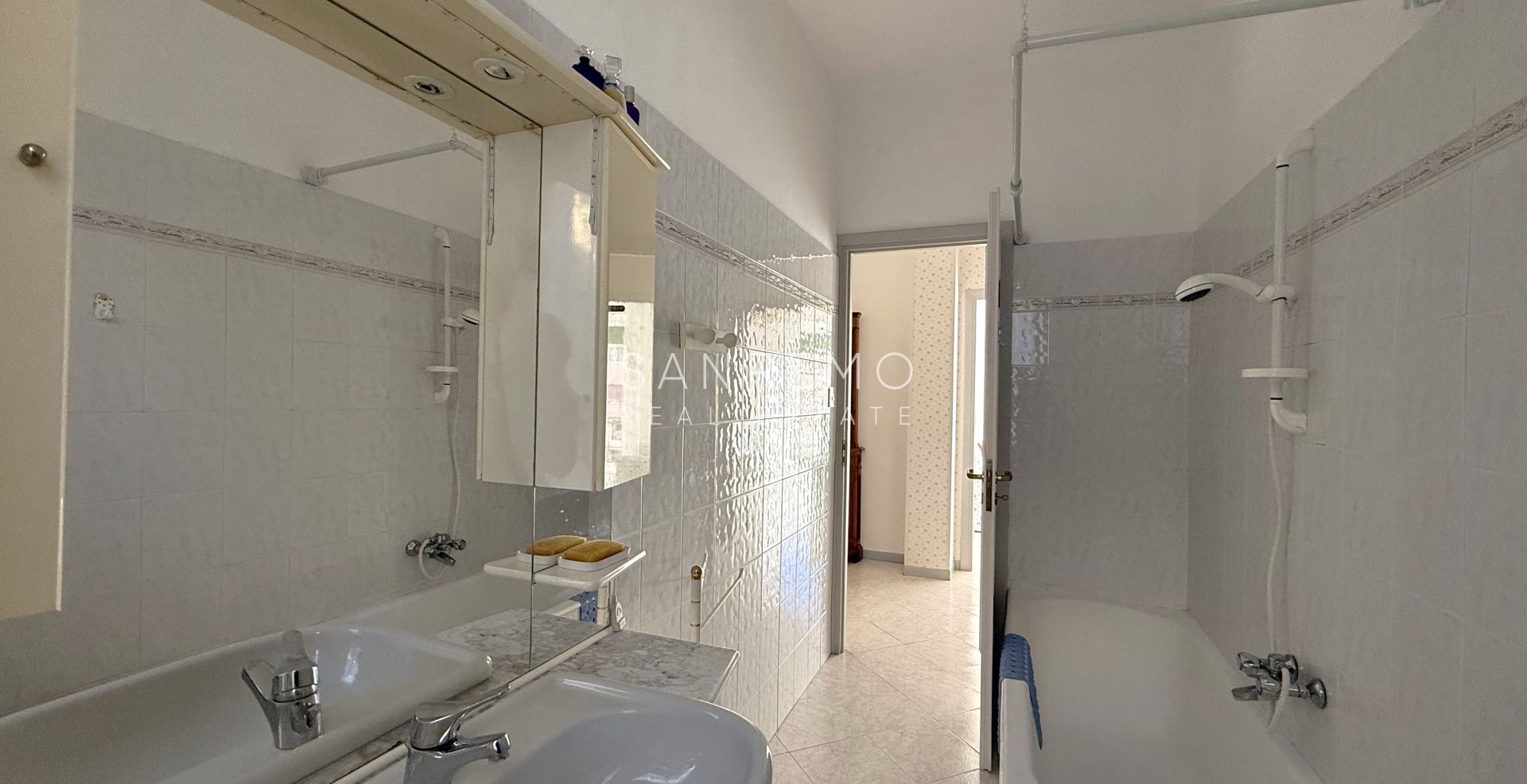 Appartement lumineux et ensoleillé avec double exposition et deux petites terrasses