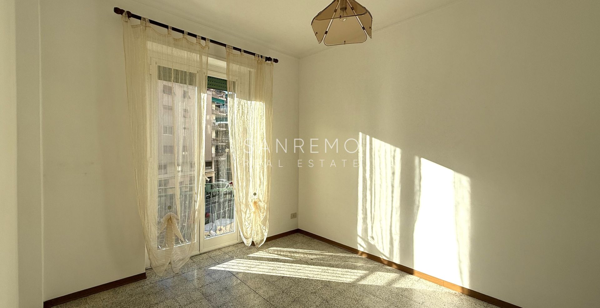 Appartement lumineux et ensoleillé avec double exposition et deux petites terrasses